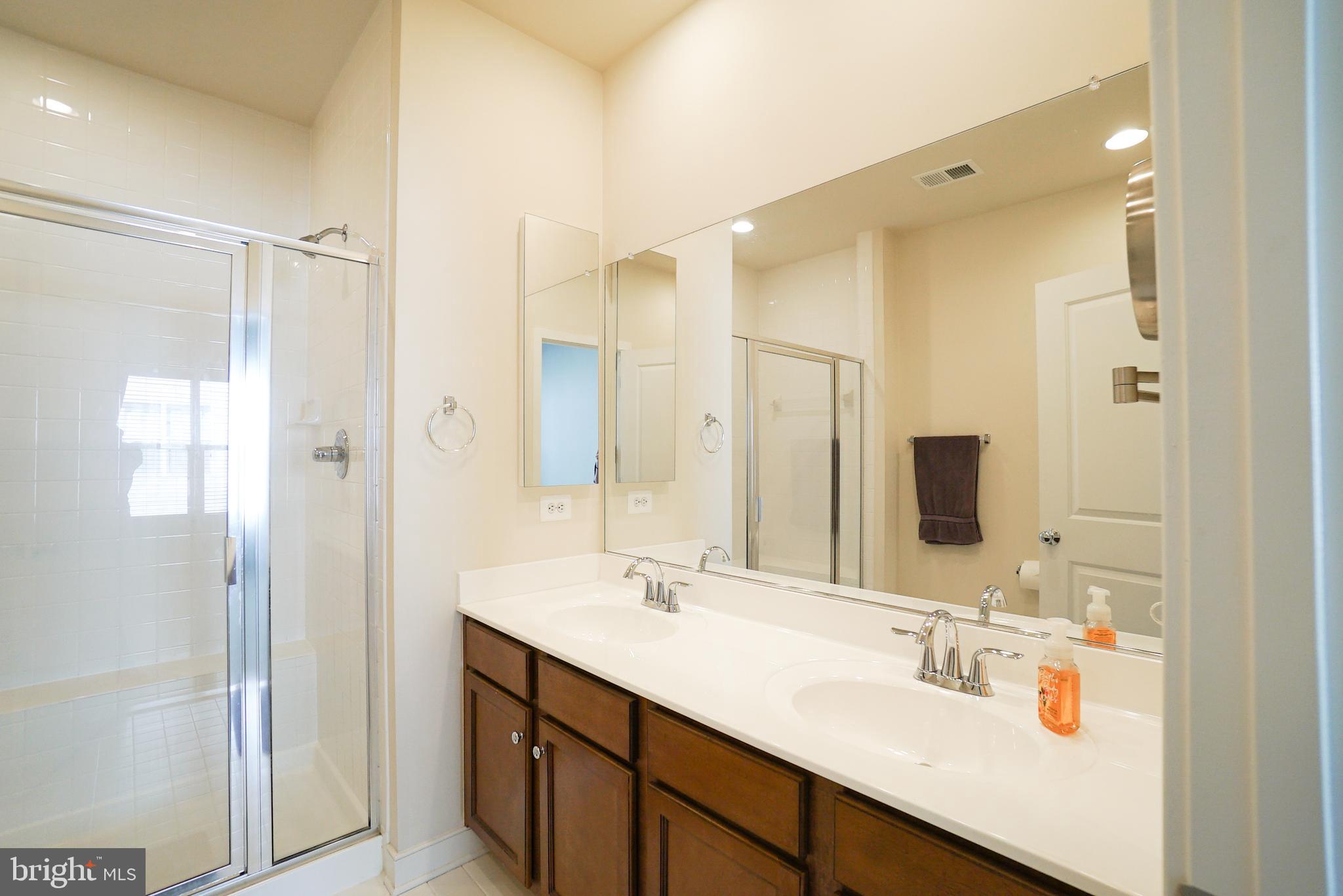 CENTERPOINTE - Residential Lease