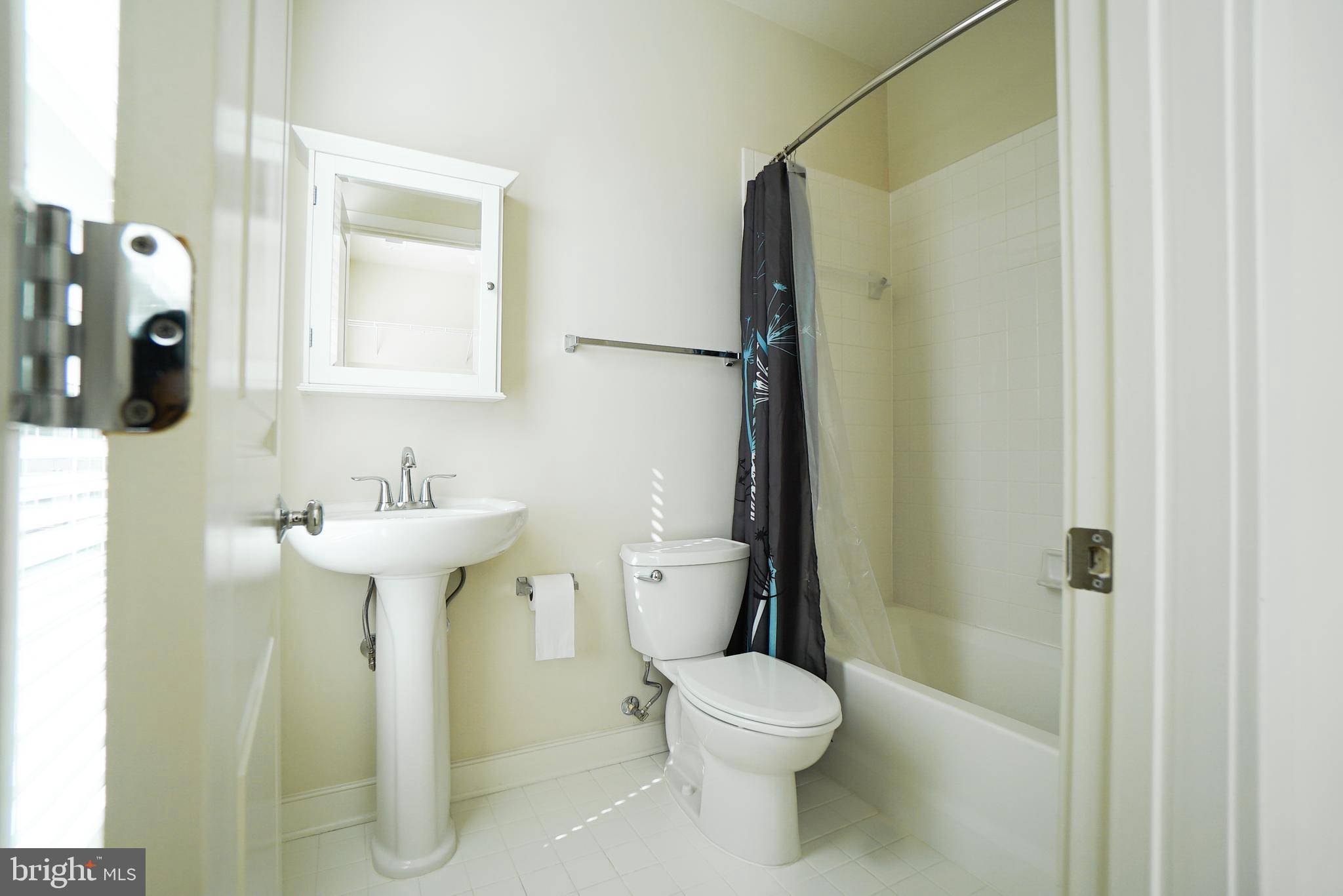 CENTERPOINTE - Residential Lease