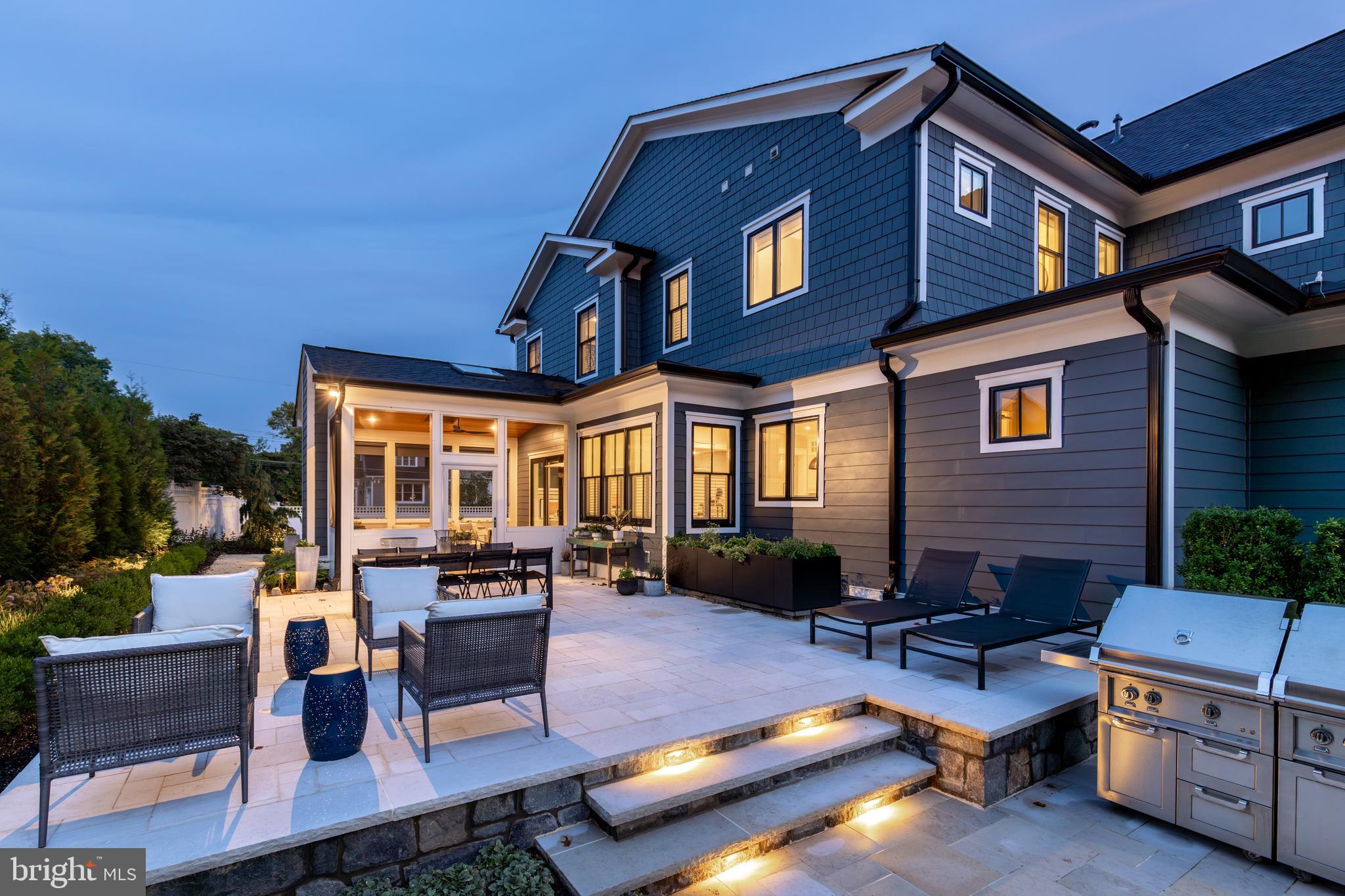 LUXMANOR - Residential