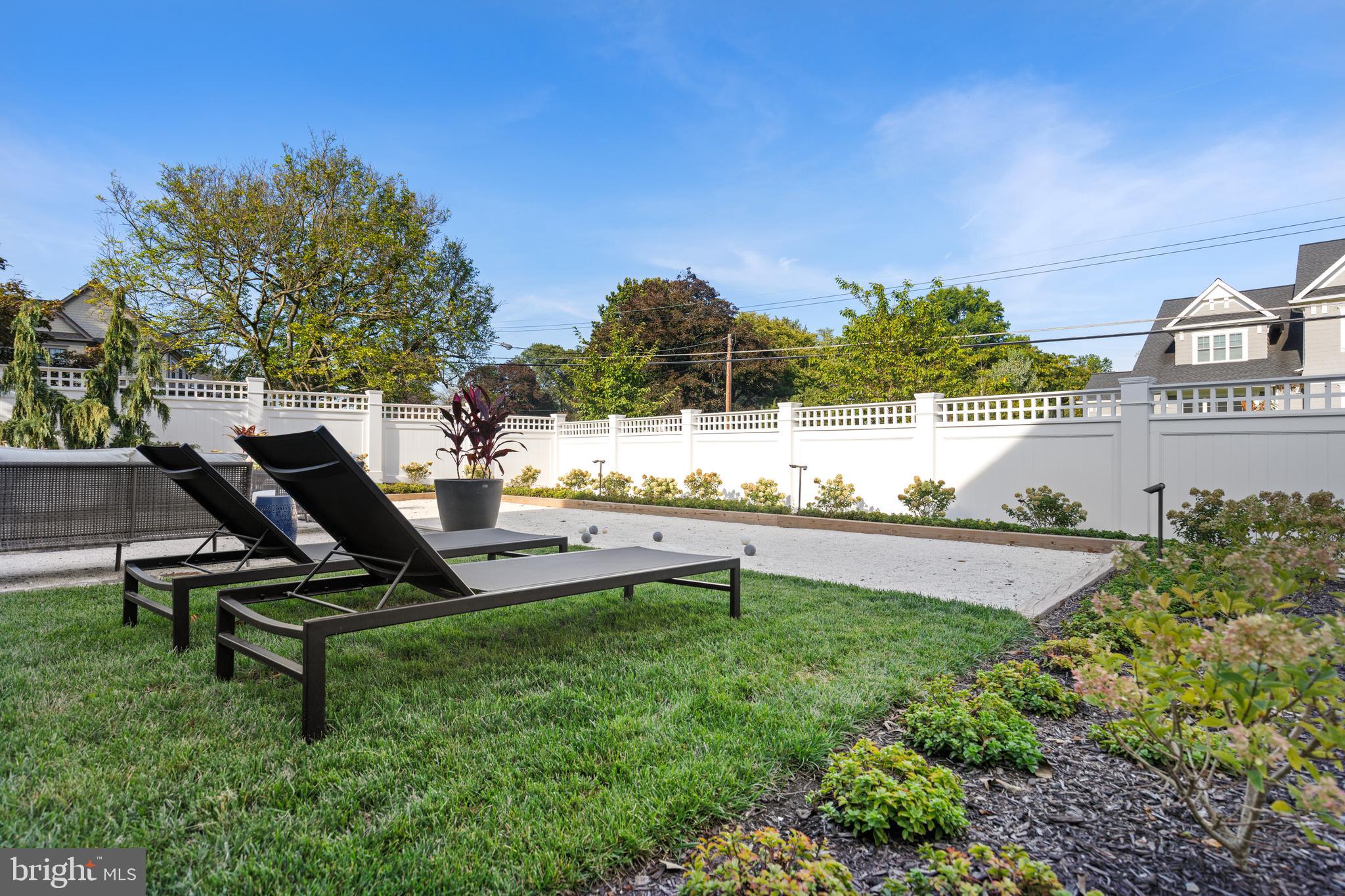 LUXMANOR - Residential