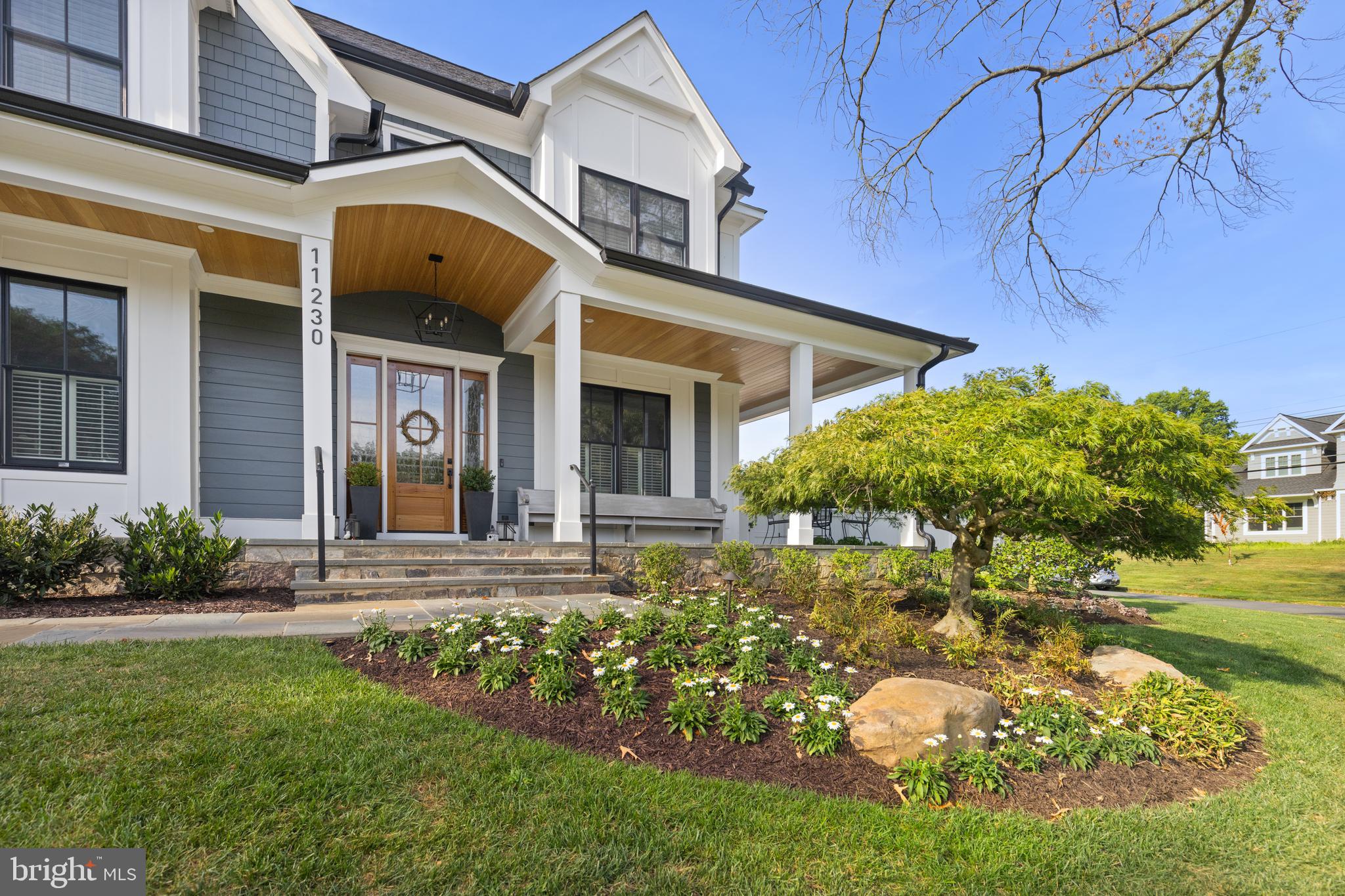 LUXMANOR - Residential