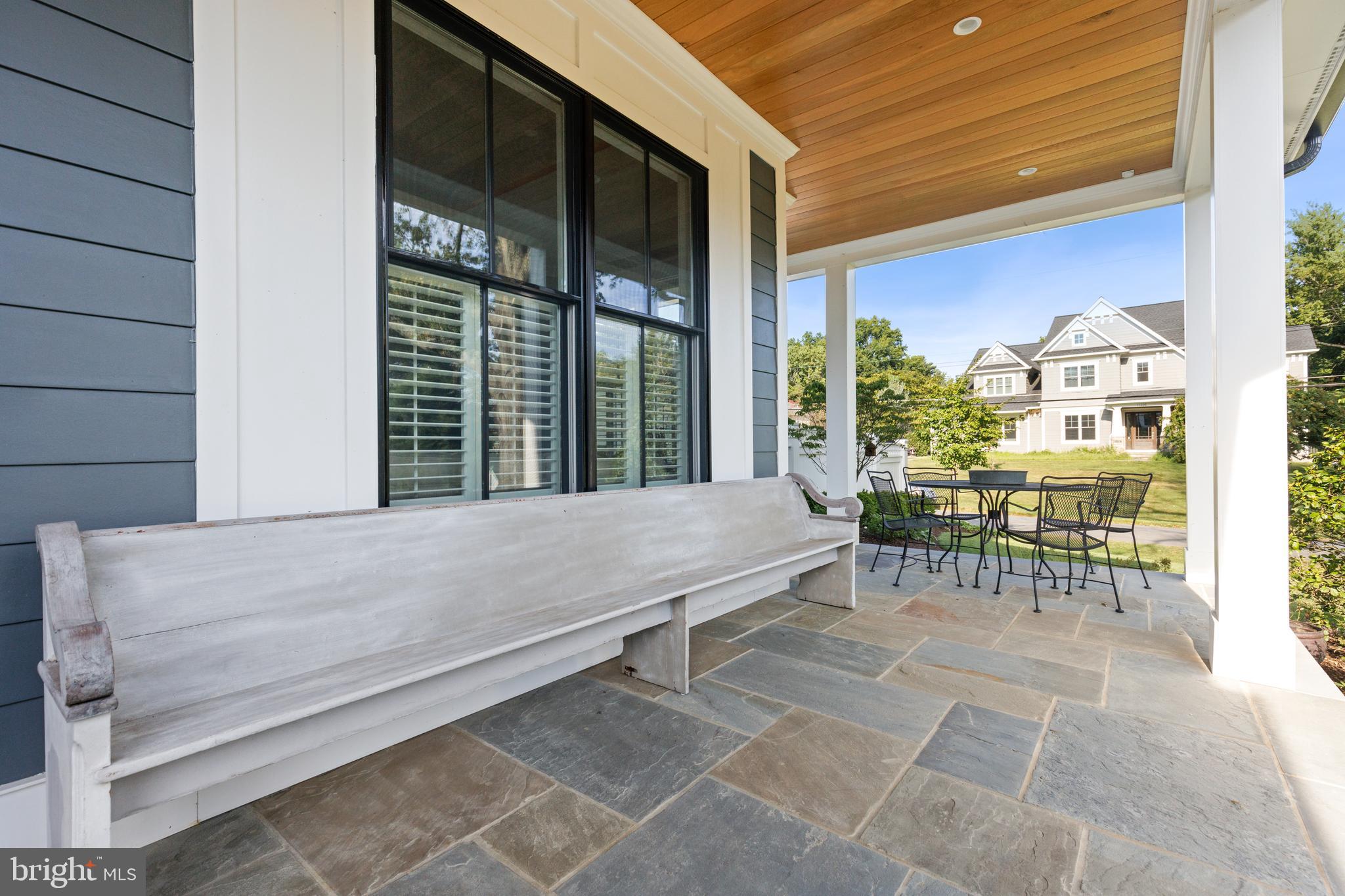 LUXMANOR - Residential