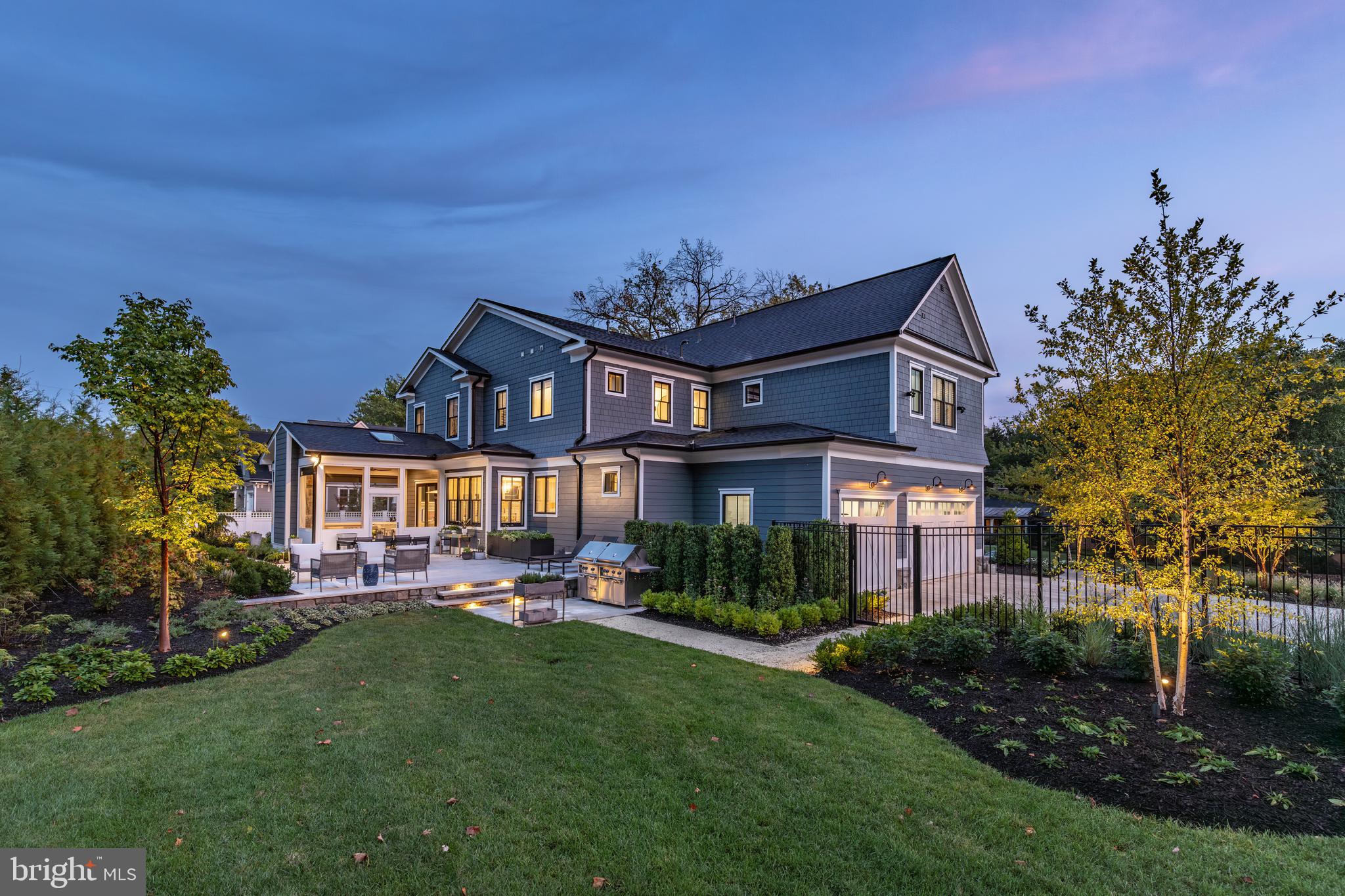 LUXMANOR - Residential