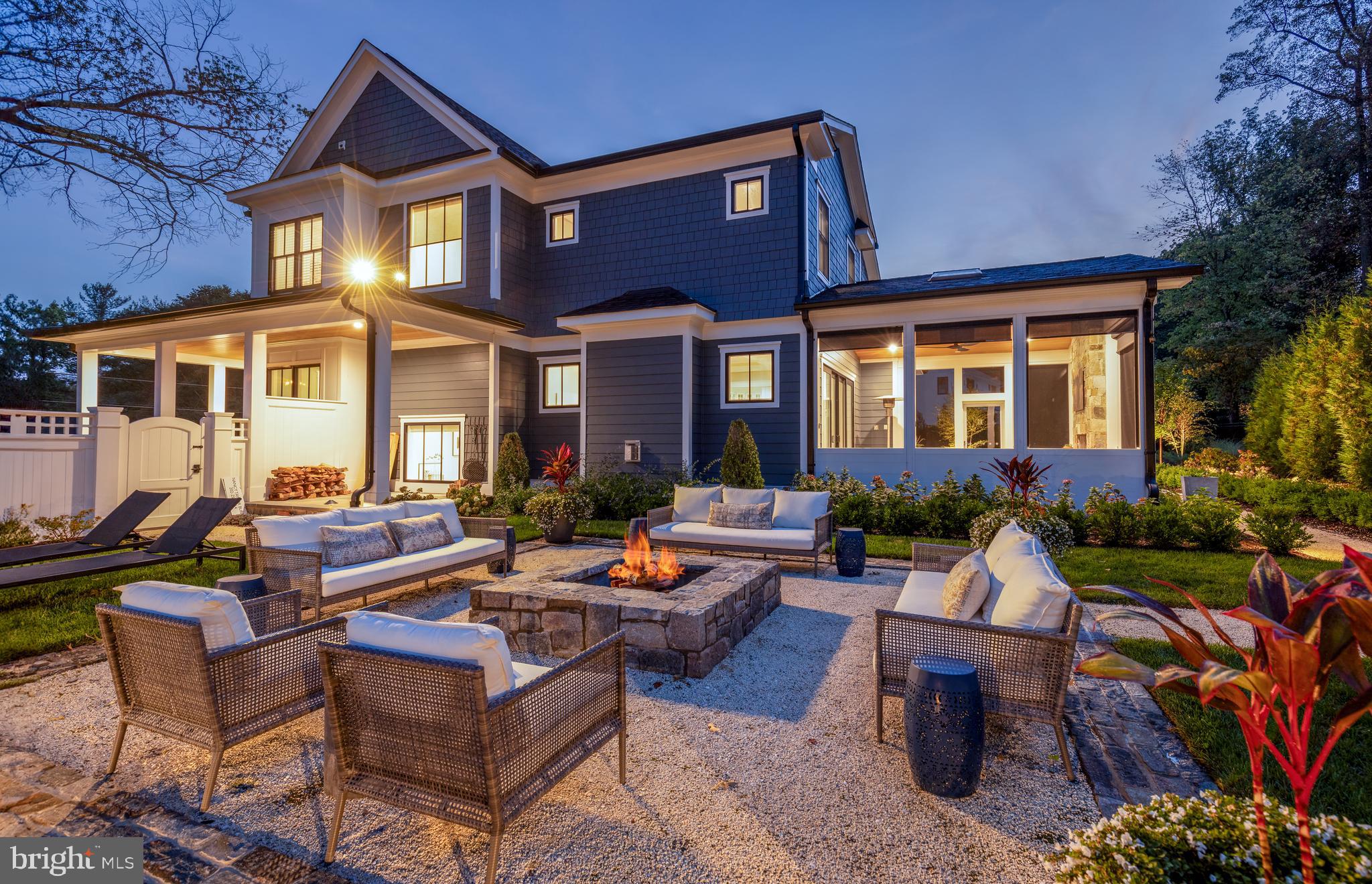 LUXMANOR - Residential