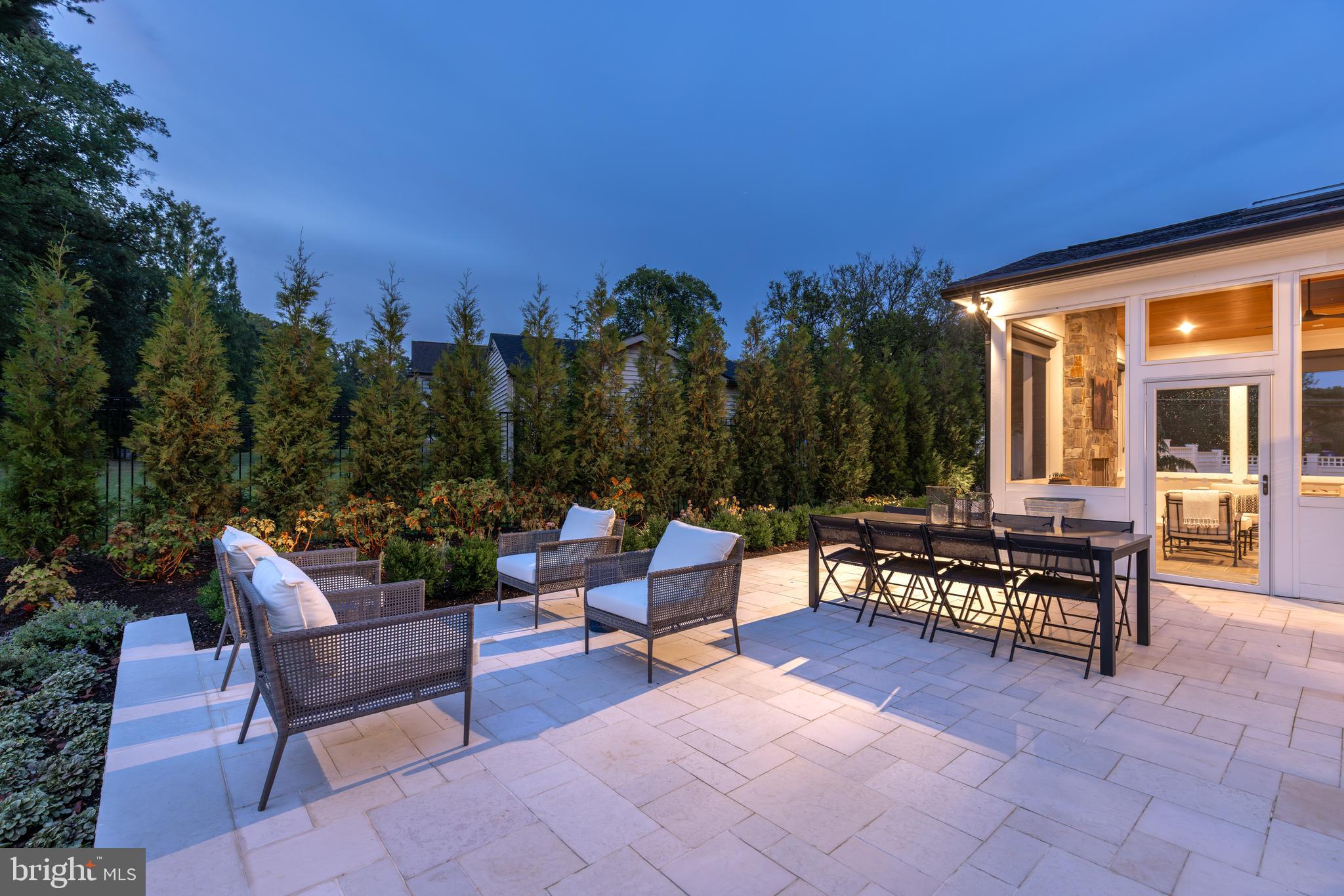 LUXMANOR - Residential