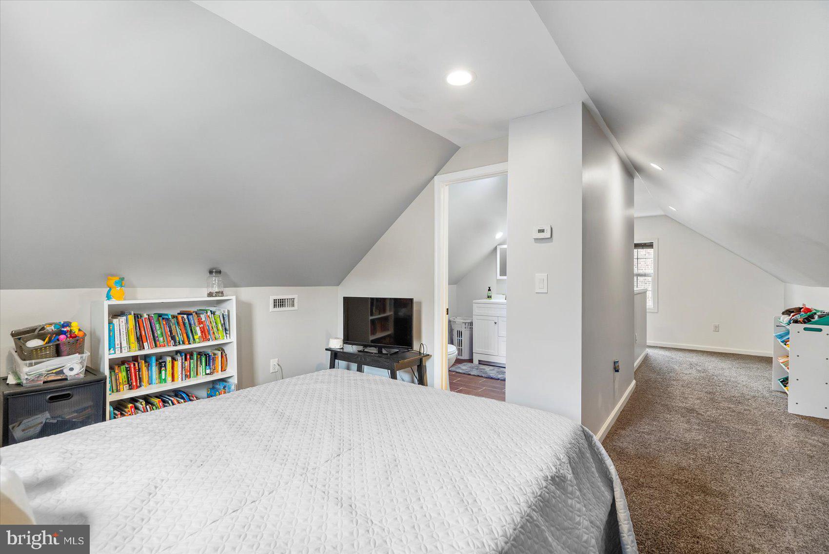 EASTERN TERRACE - Residential