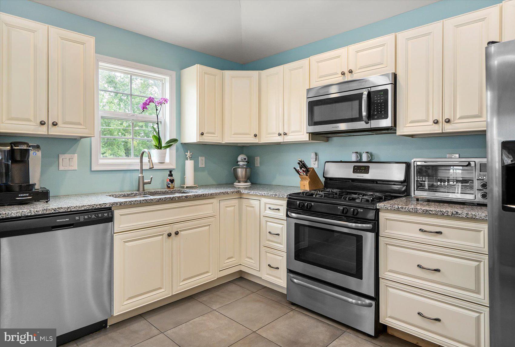 EASTERN TERRACE - Residential