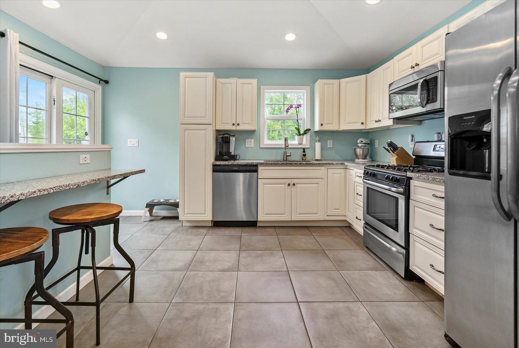 EASTERN TERRACE - Residential