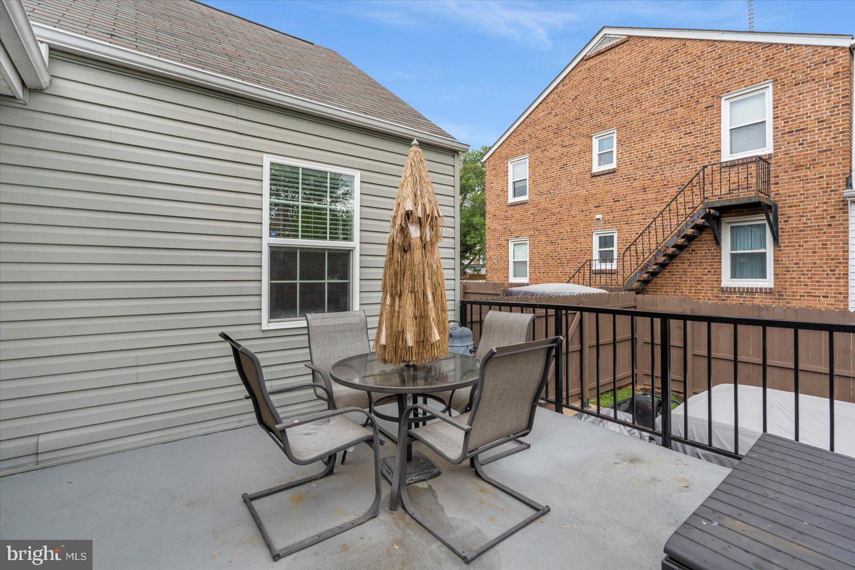 EASTERN TERRACE - Residential