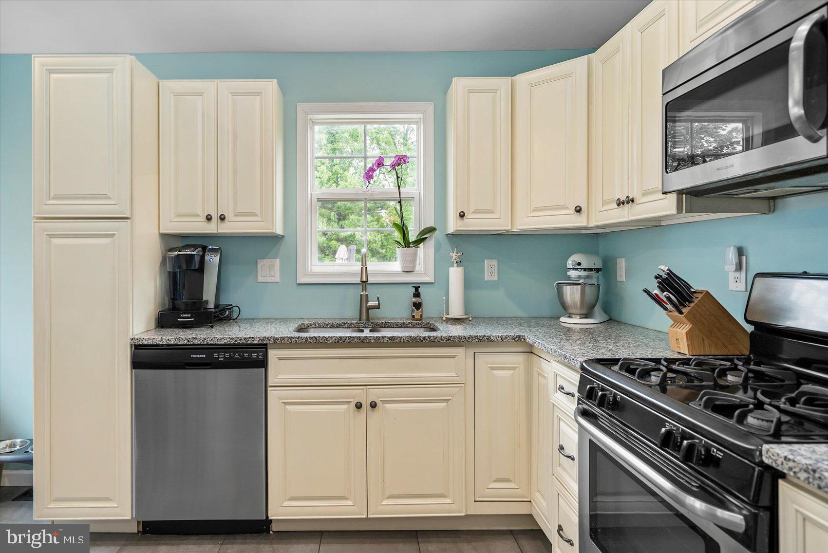 EASTERN TERRACE - Residential