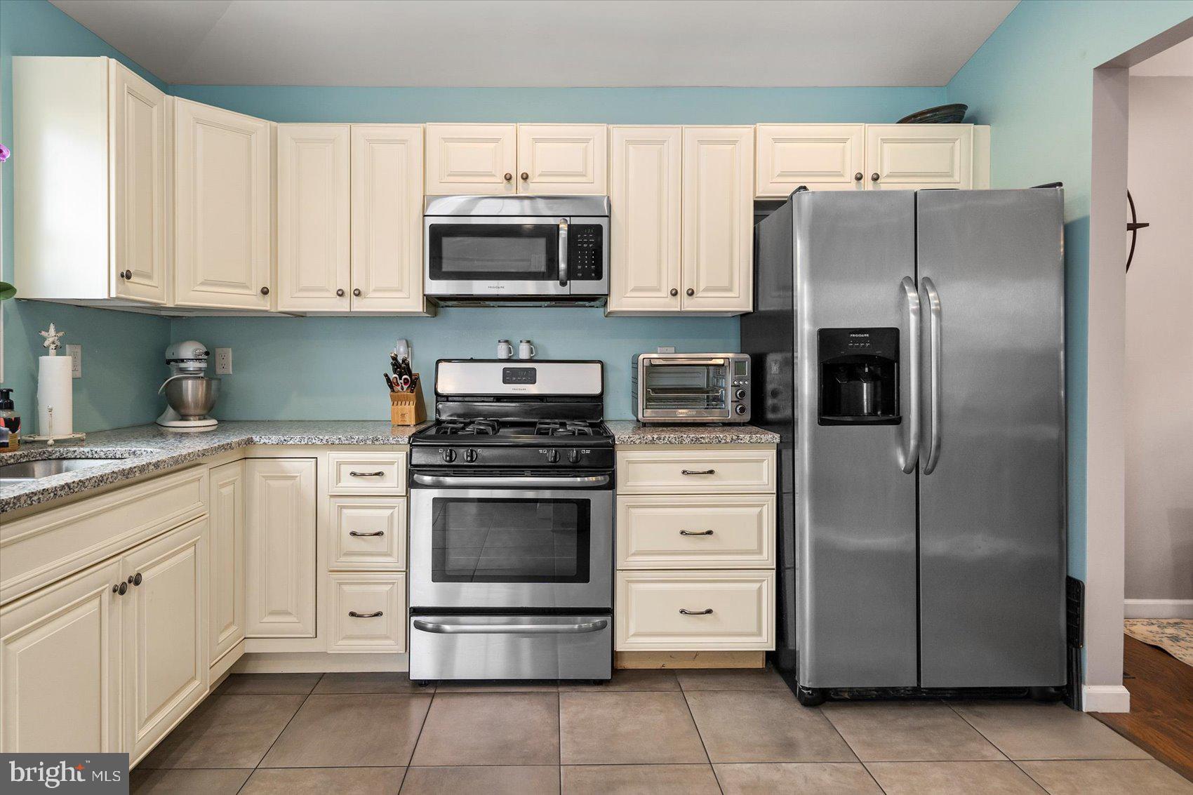 EASTERN TERRACE - Residential