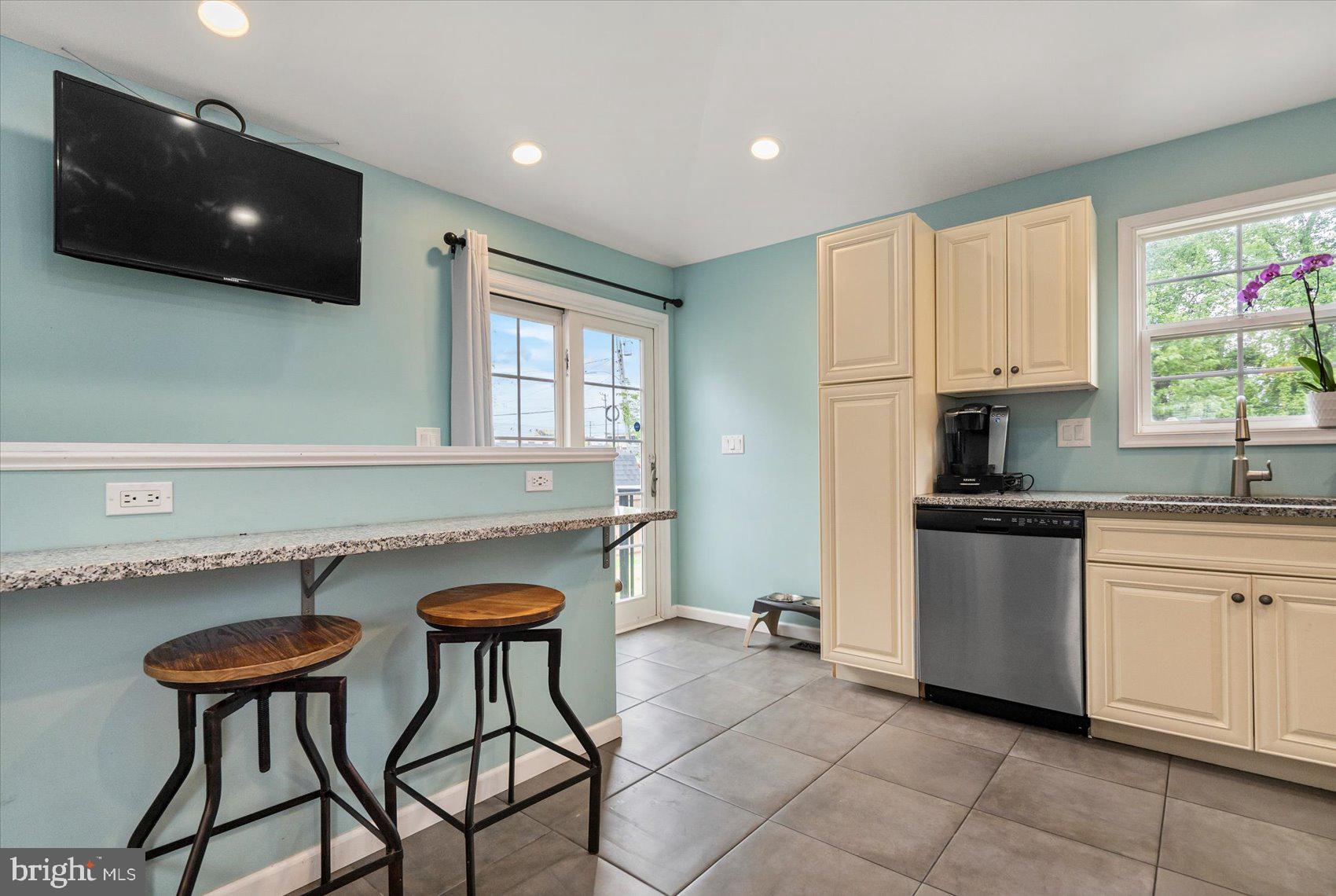 EASTERN TERRACE - Residential