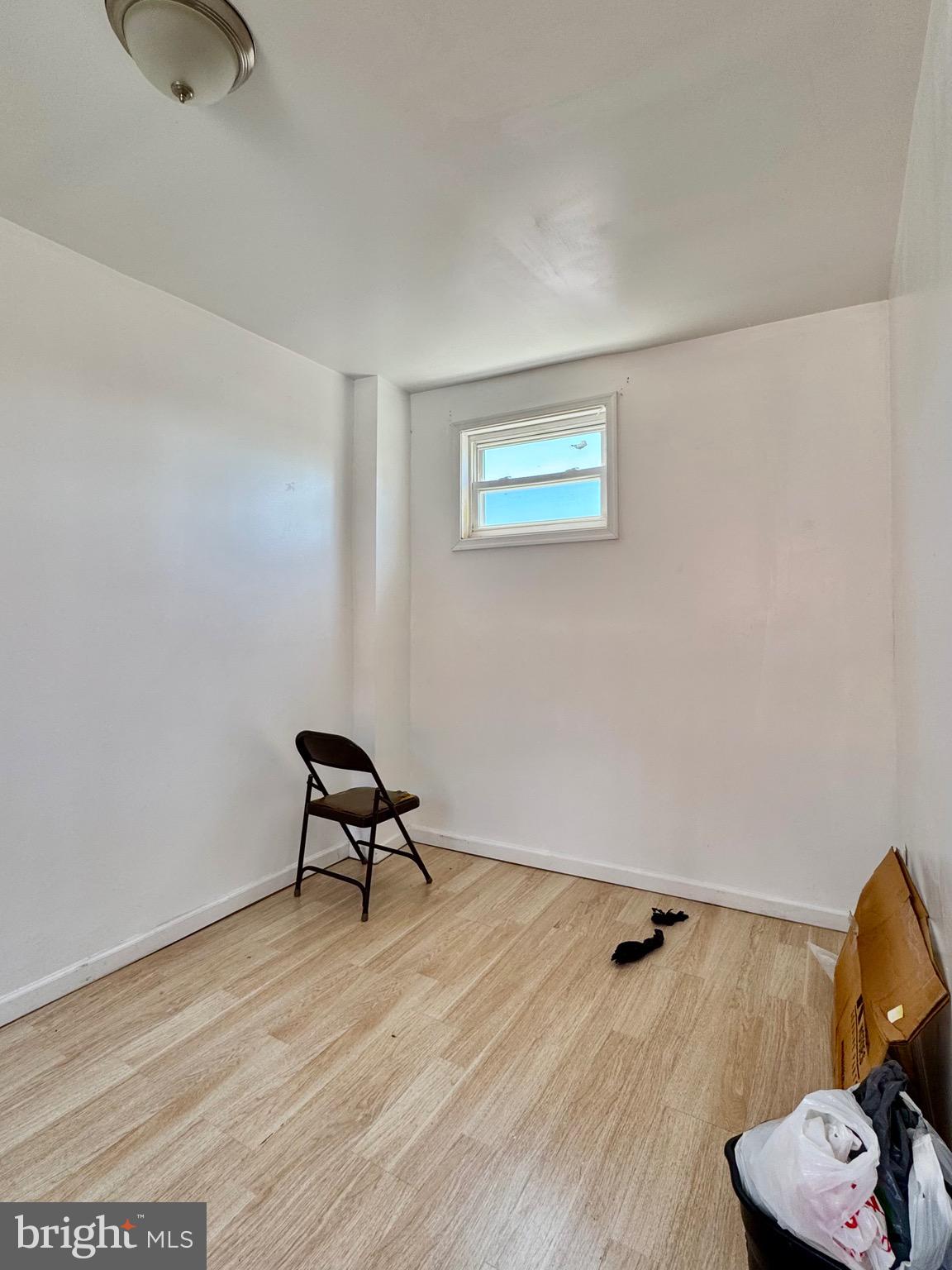 240 W GLENWOOD AVENUE 42