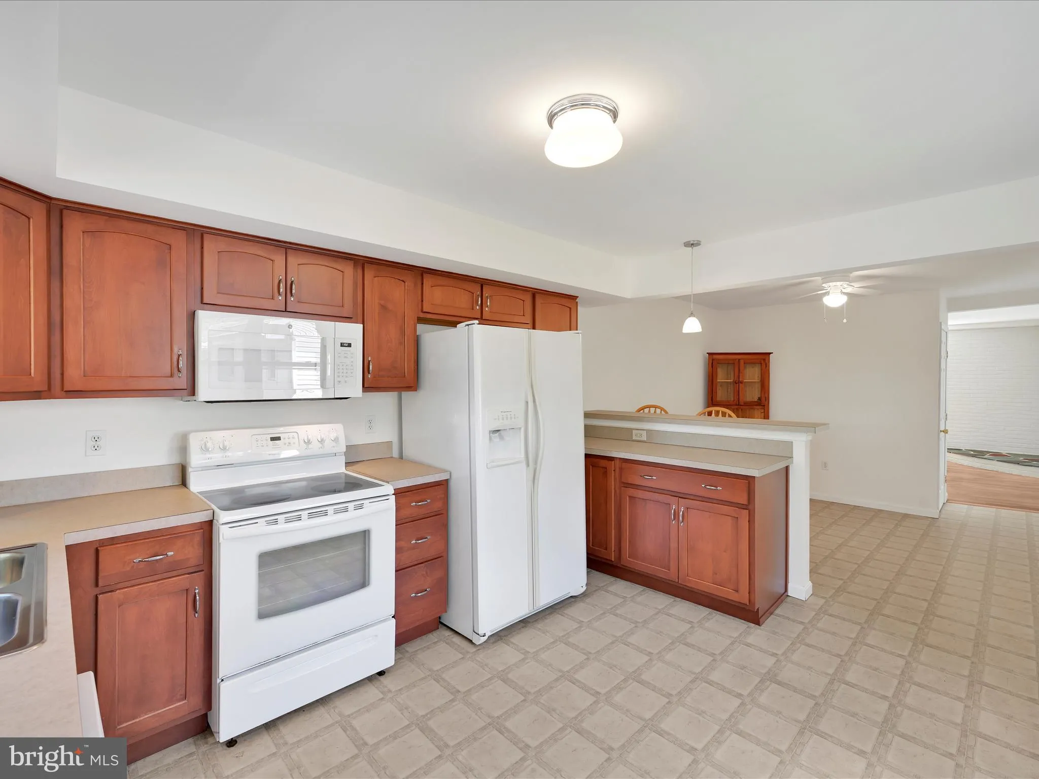 Pottsville, Pennsylvania 17901, United States, 4 Bedrooms Bedrooms, ,3 BathroomsBathrooms,Residential,Active,199427