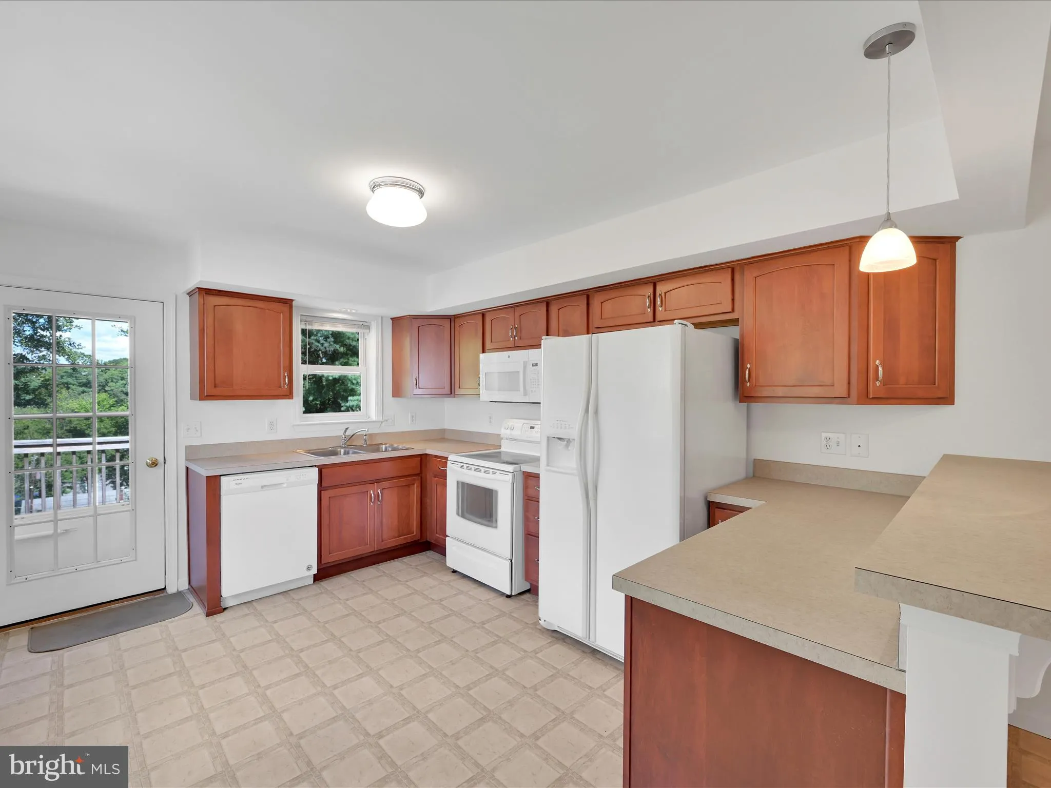 Pottsville, Pennsylvania 17901, United States, 4 Bedrooms Bedrooms, ,3 BathroomsBathrooms,Residential,Active,199427