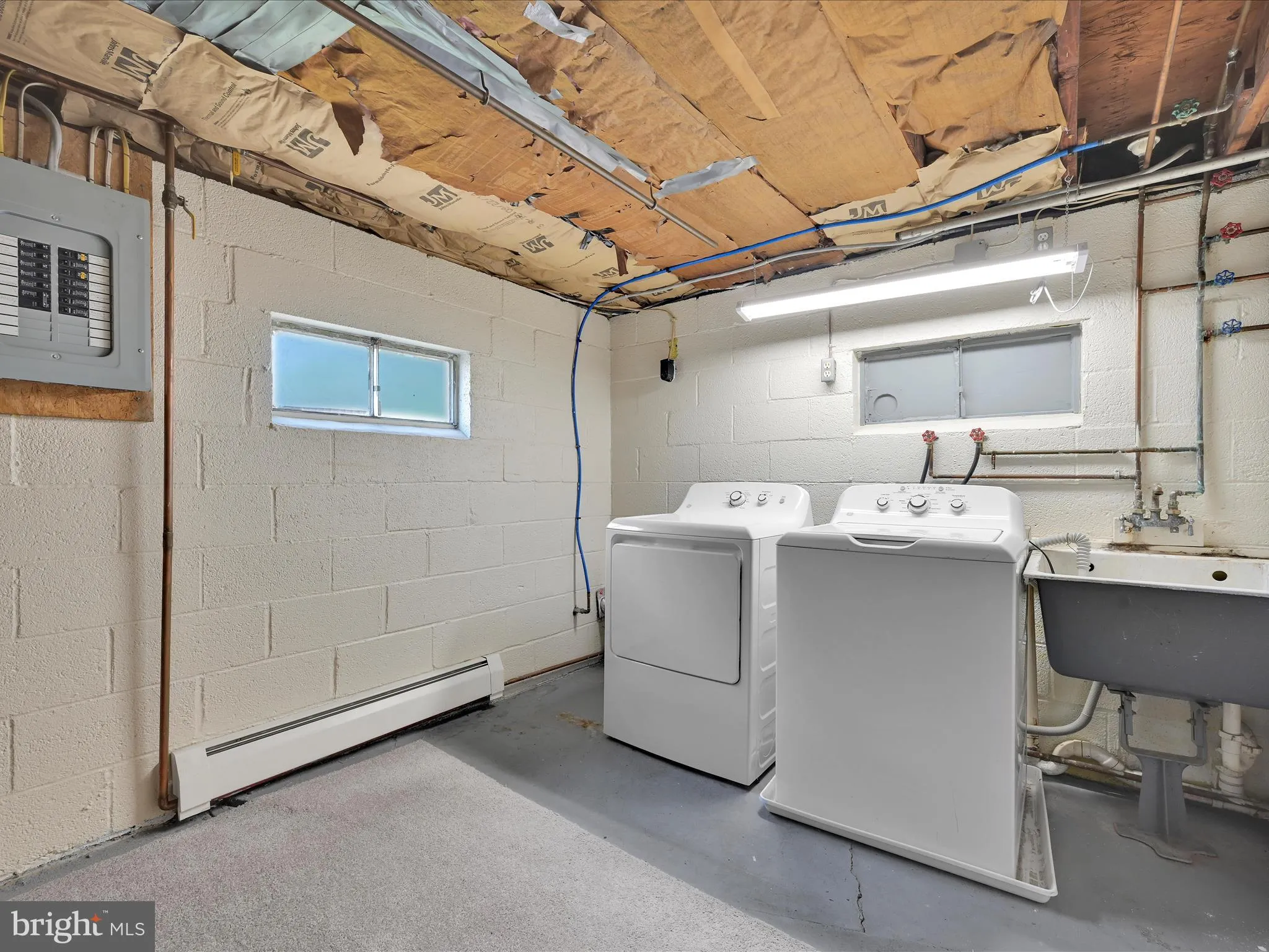 Pottsville, Pennsylvania 17901, United States, 4 Bedrooms Bedrooms, ,3 BathroomsBathrooms,Residential,Active,199427