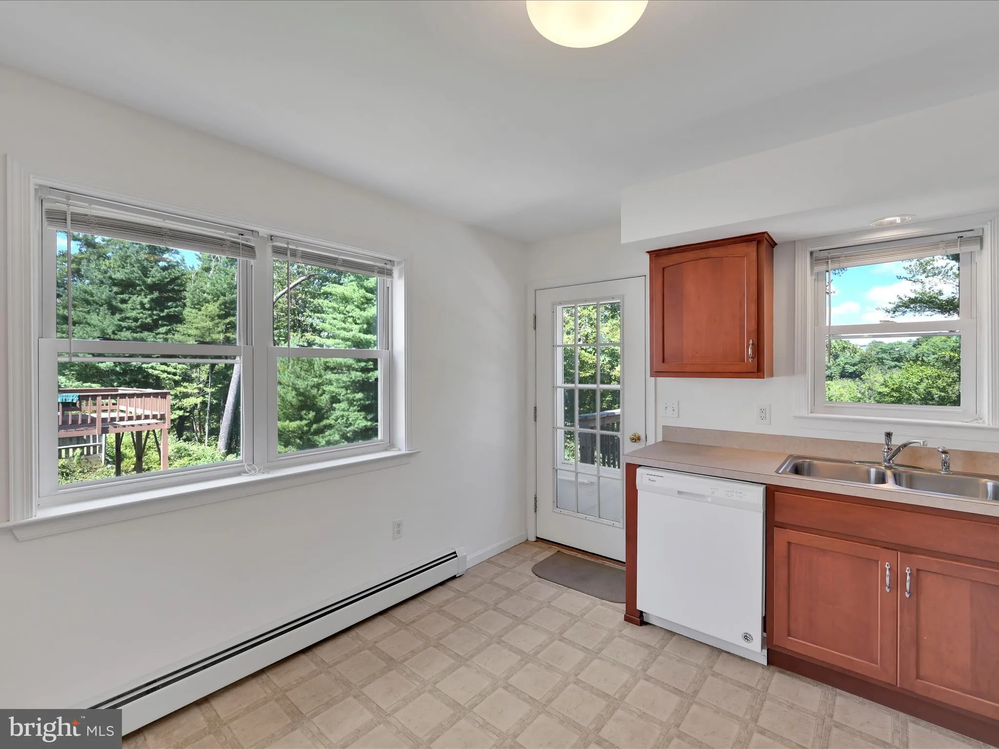 Pottsville, Pennsylvania 17901, United States, 4 Bedrooms Bedrooms, ,3 BathroomsBathrooms,Residential,Active,199427