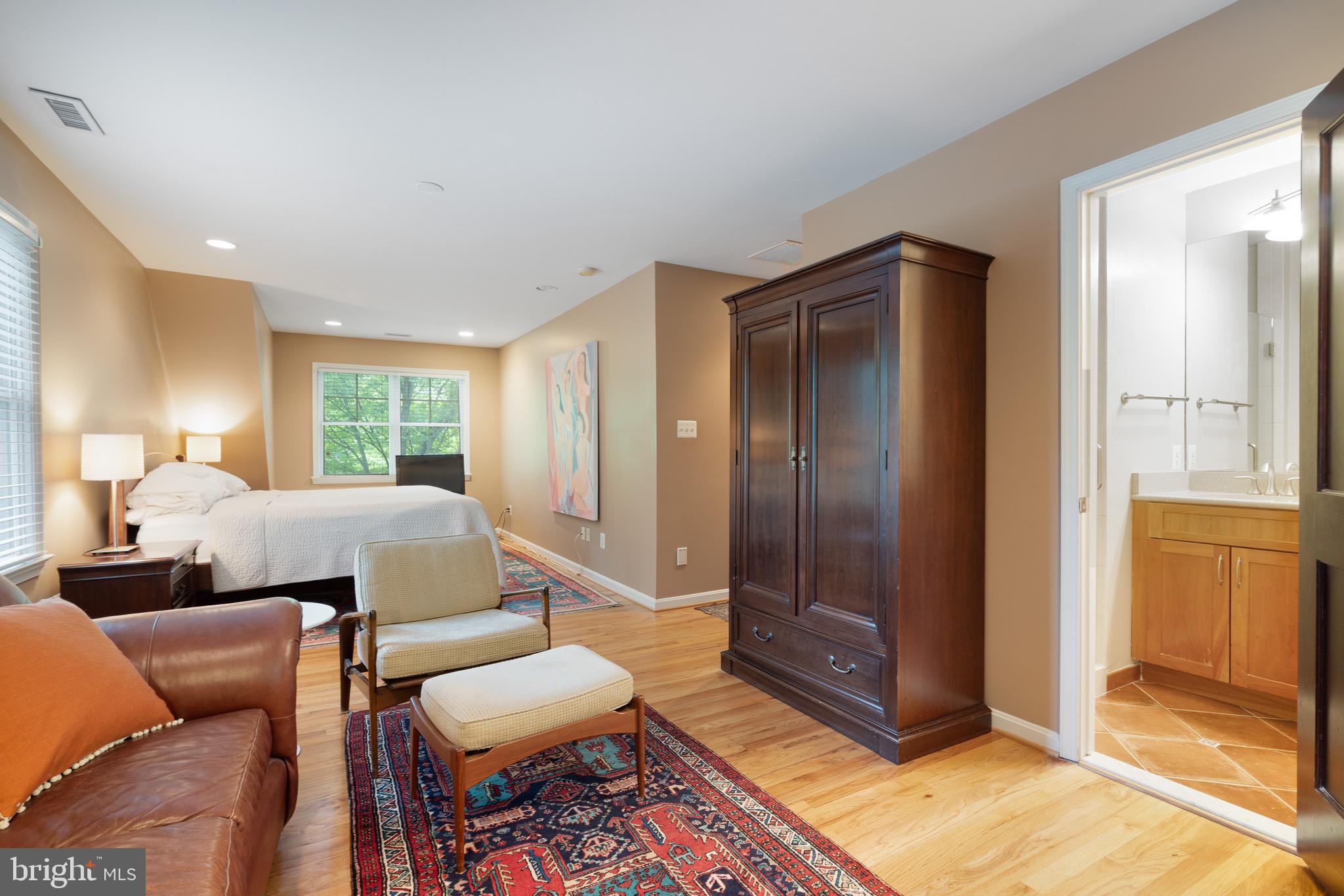 BROYHILL FOREST - Residential