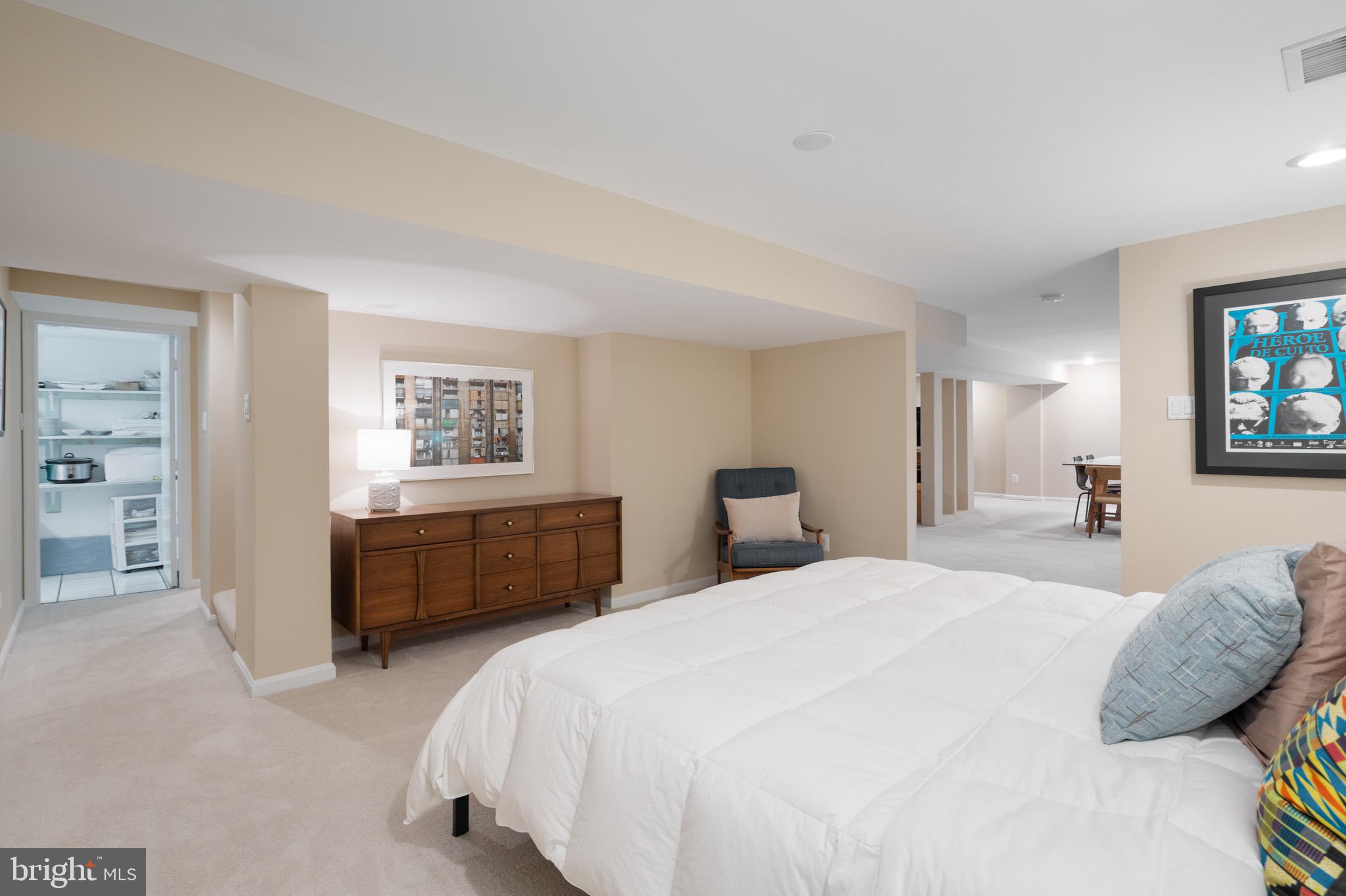 BROYHILL FOREST - Residential