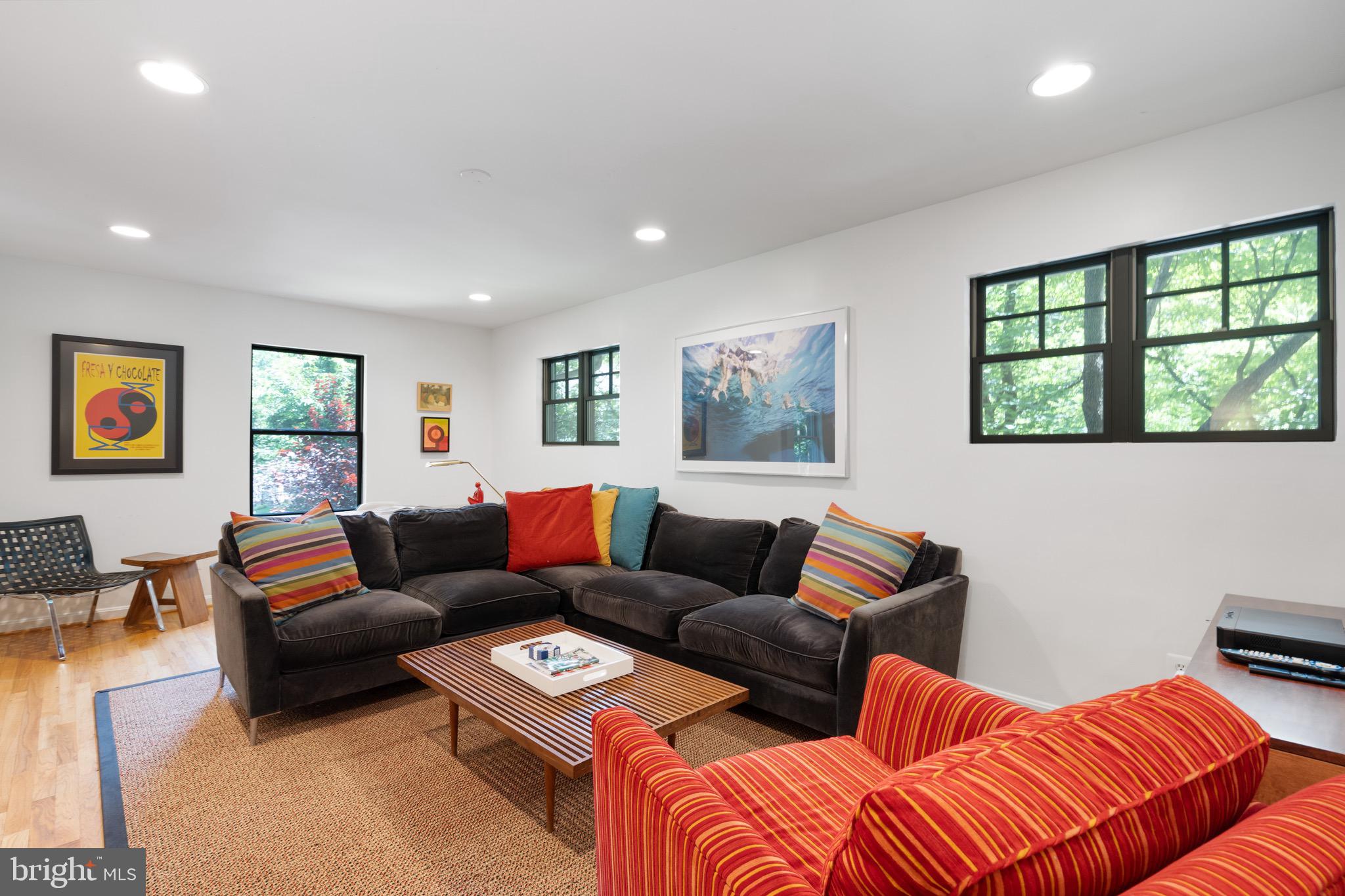 BROYHILL FOREST - Residential