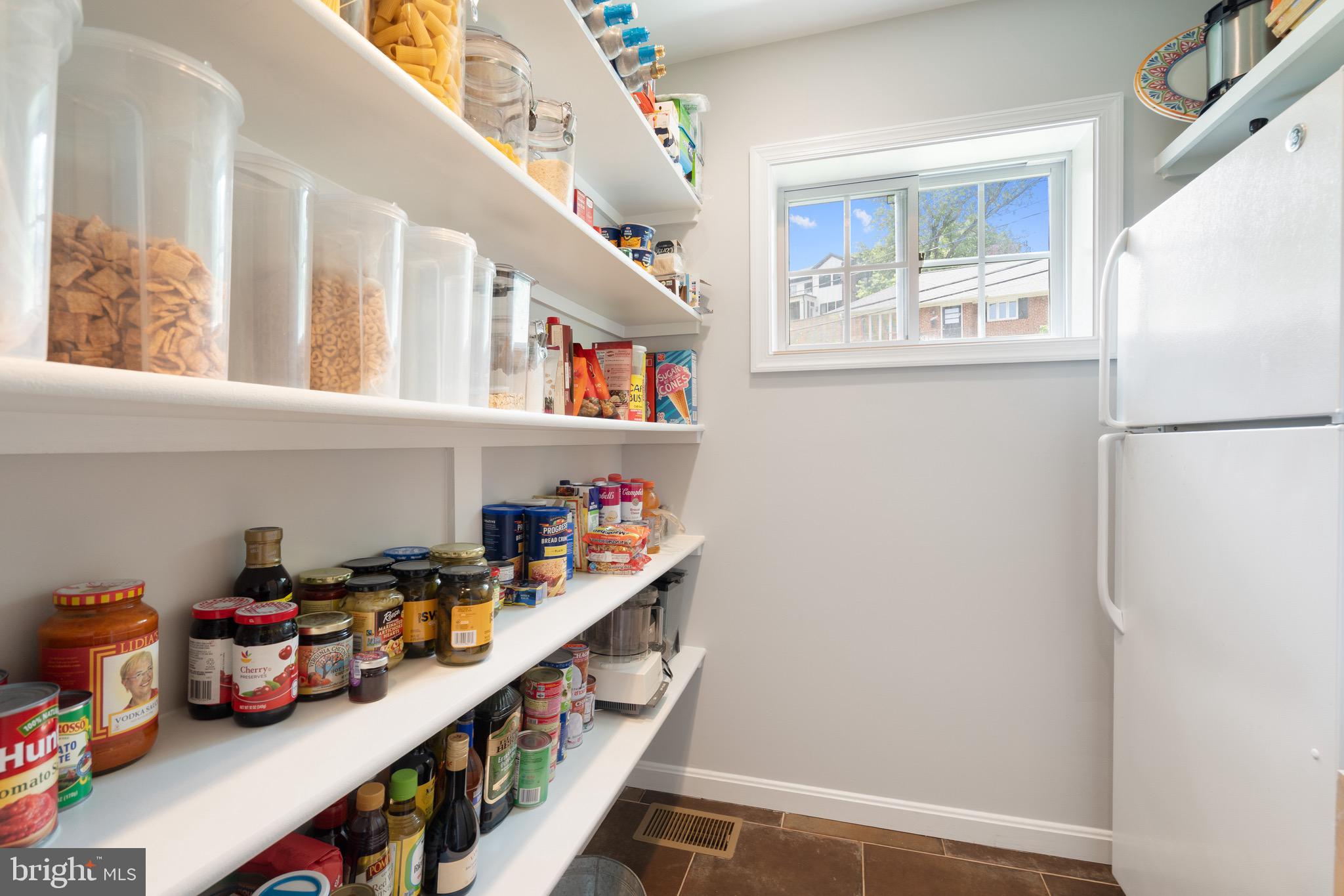 BROYHILL FOREST - Residential