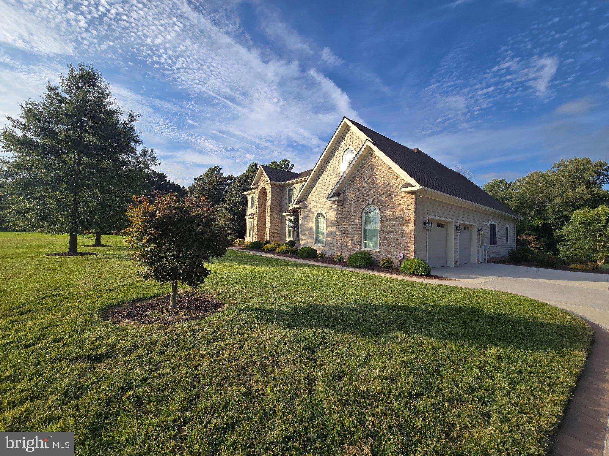 18 LAKE CREST DRIVE