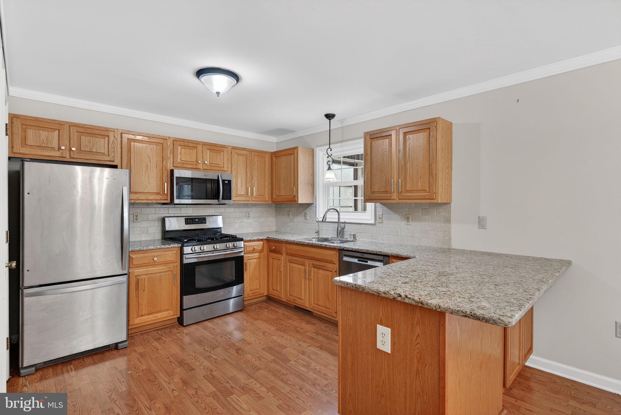 VILLAGE SQUARE - Residential