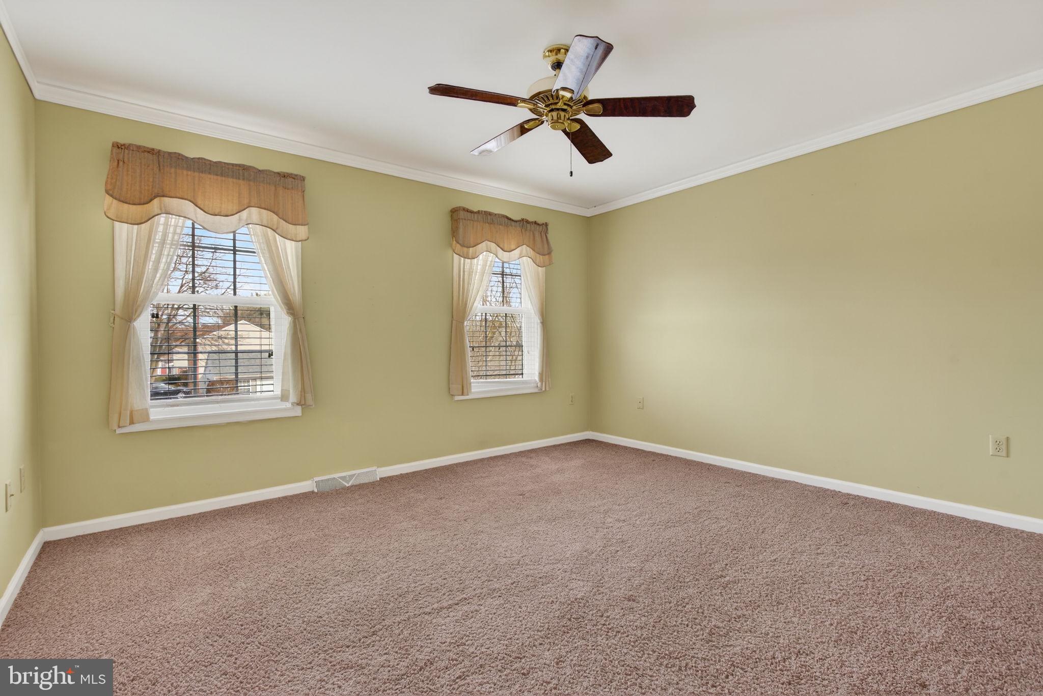 VILLAGE SQUARE - Residential