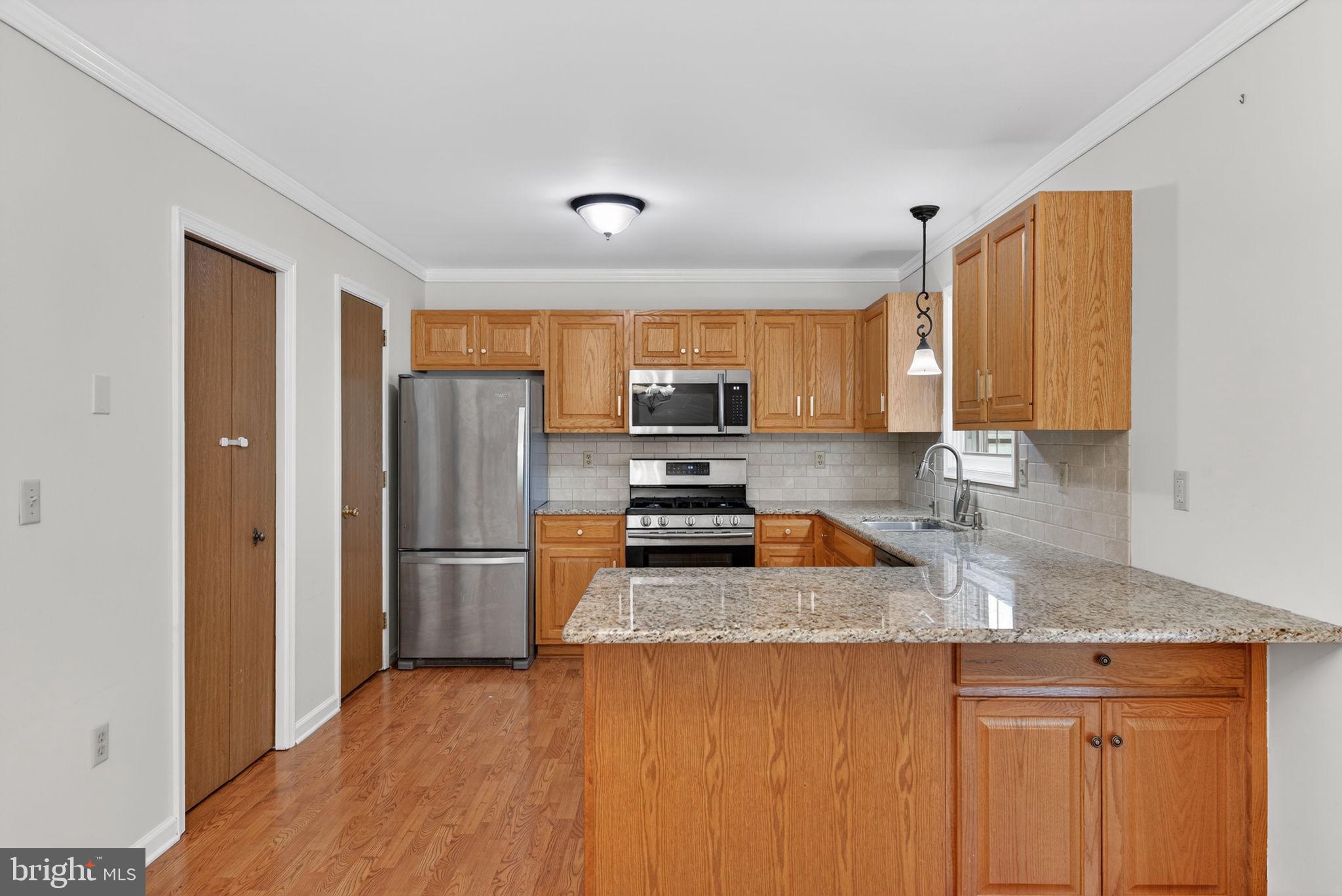 VILLAGE SQUARE - Residential