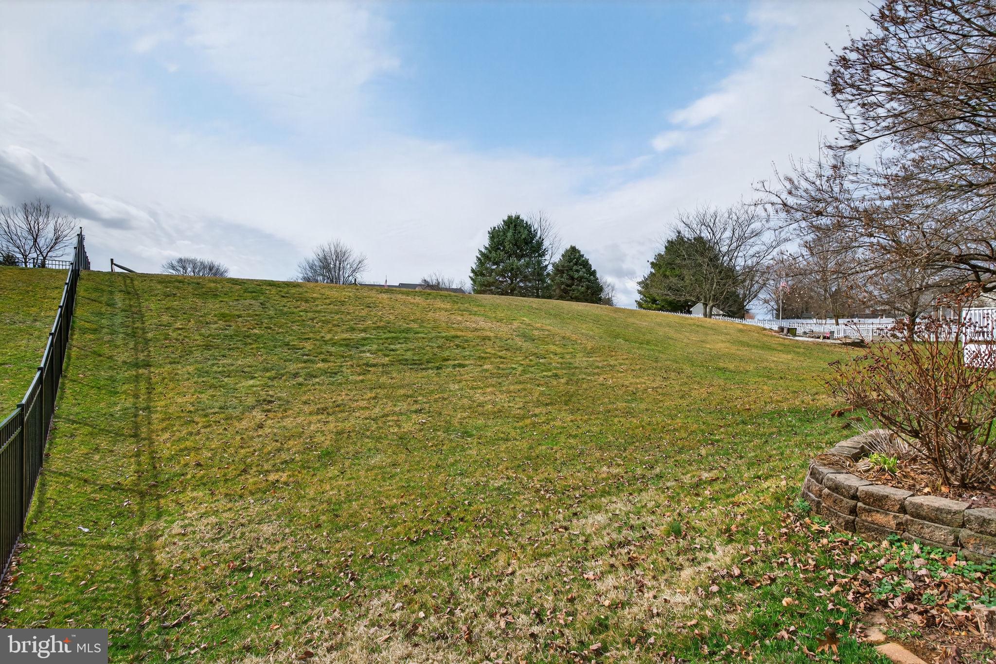 VILLAGE SQUARE - Residential