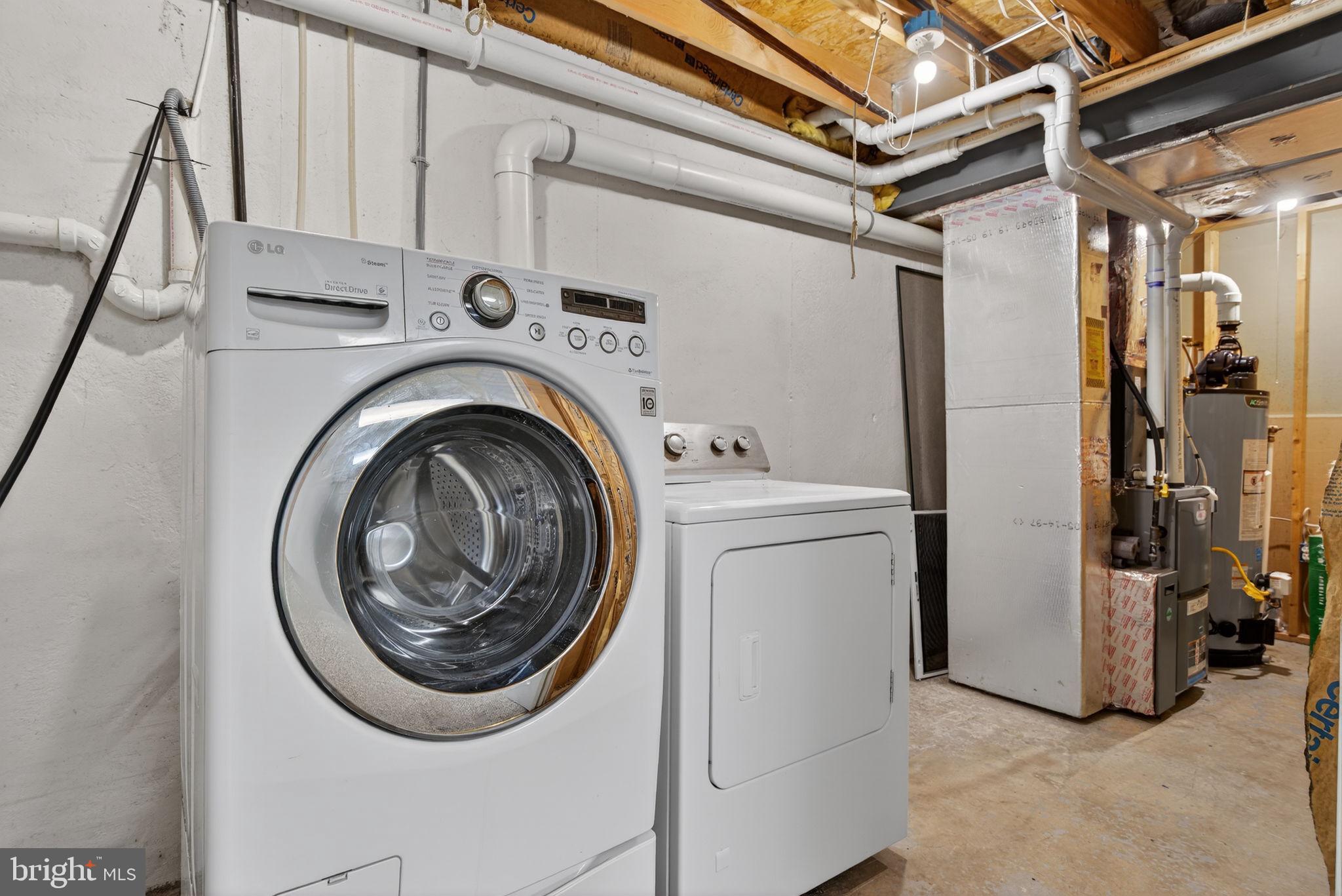 VILLAGE SQUARE - Residential