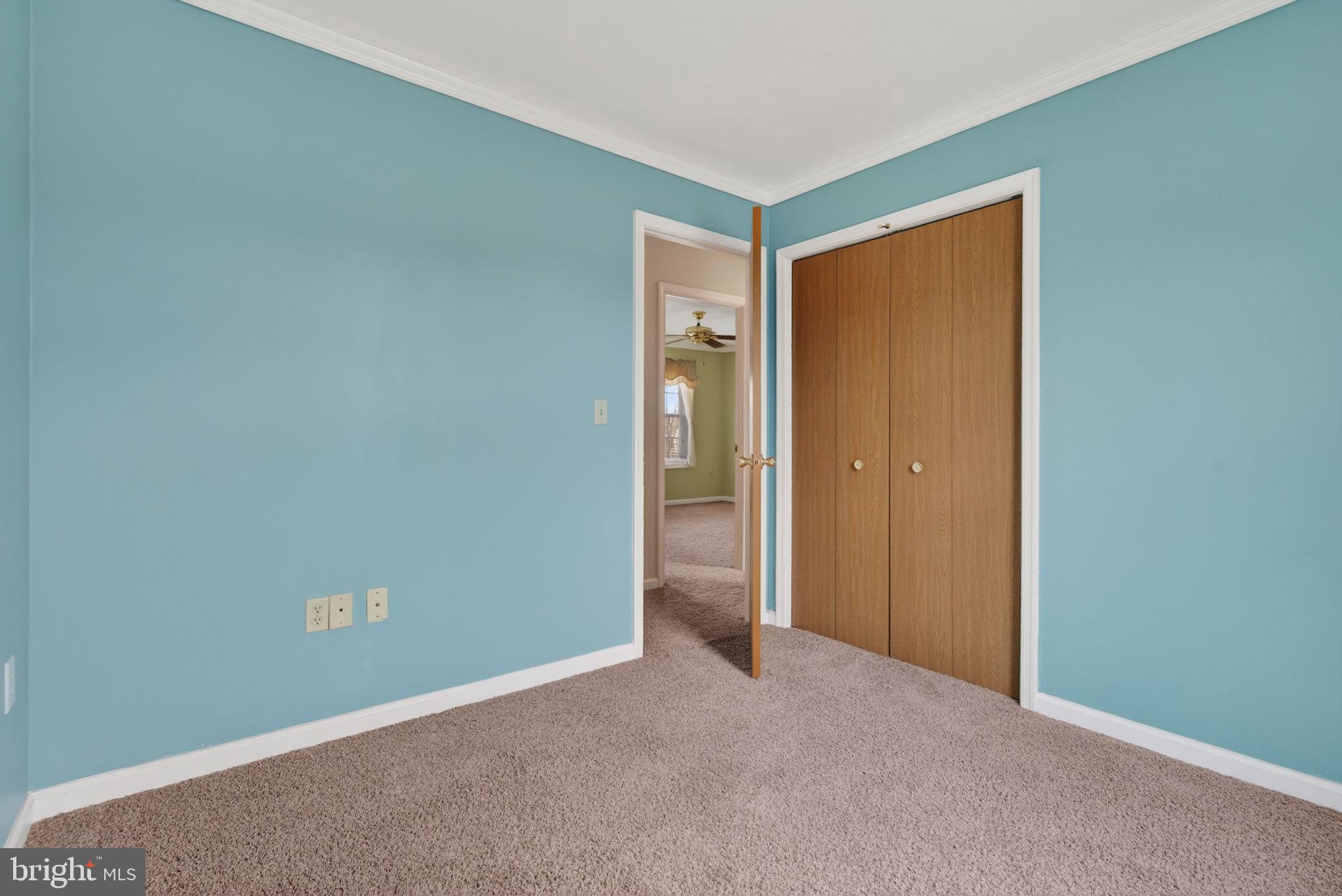 VILLAGE SQUARE - Residential