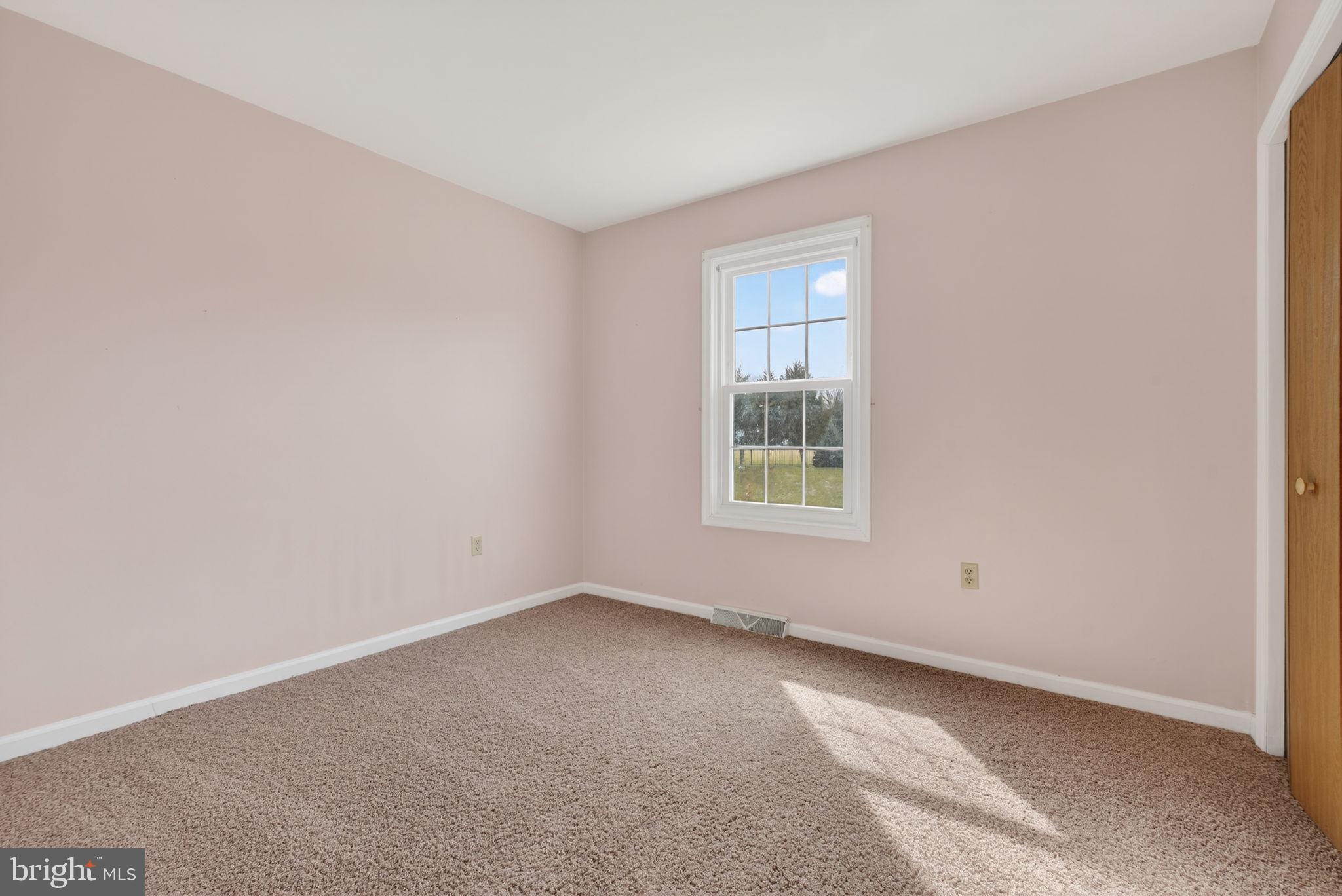 VILLAGE SQUARE - Residential