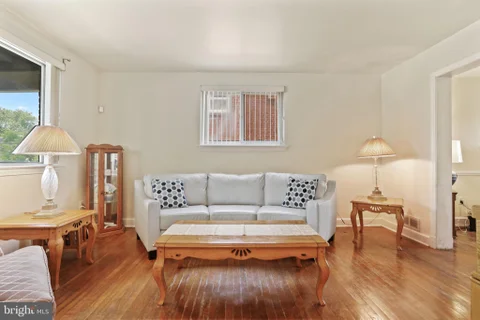 MLS: DCDC2273870