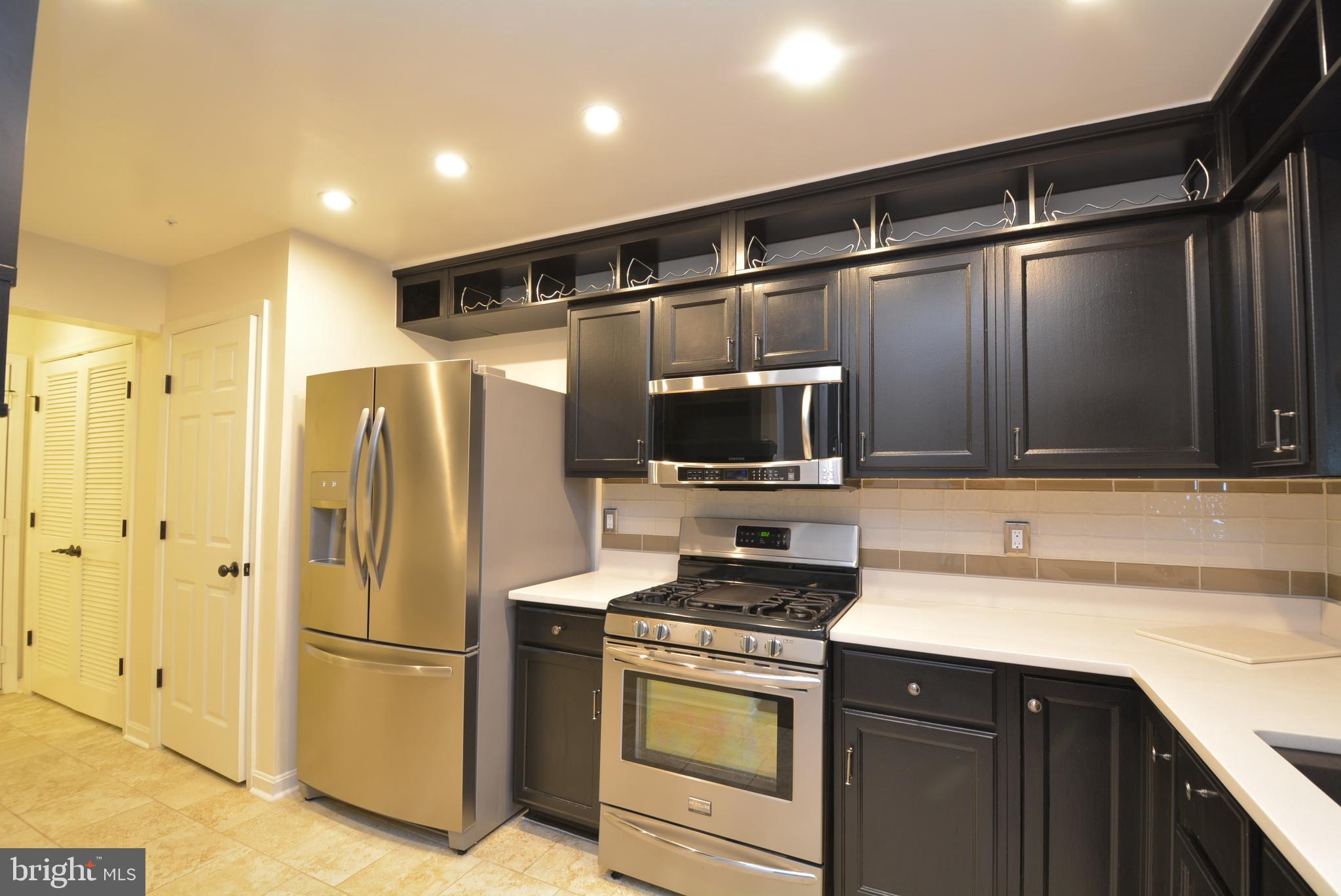 ISLAND CREEK - Residential Lease