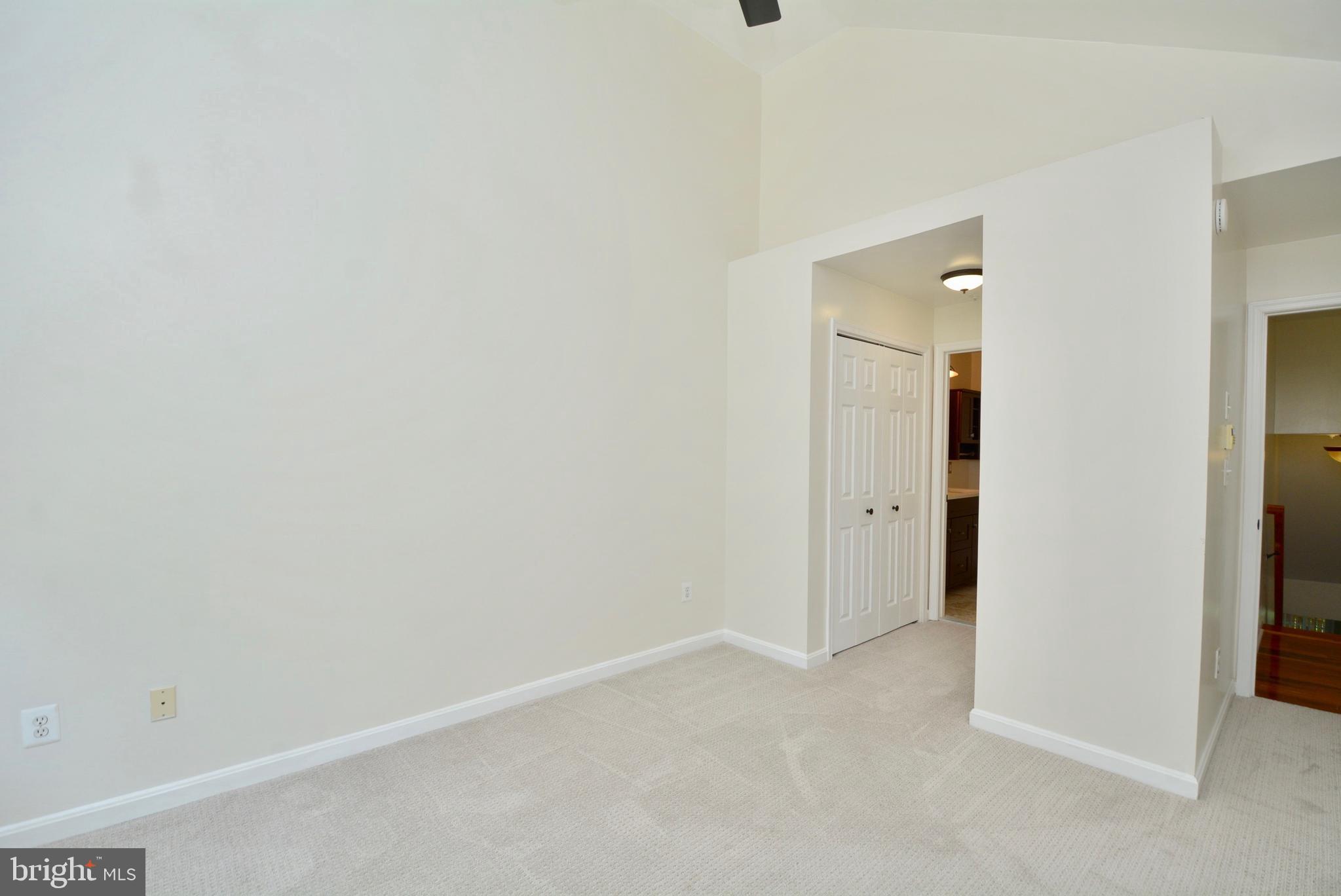 ISLAND CREEK - Residential Lease