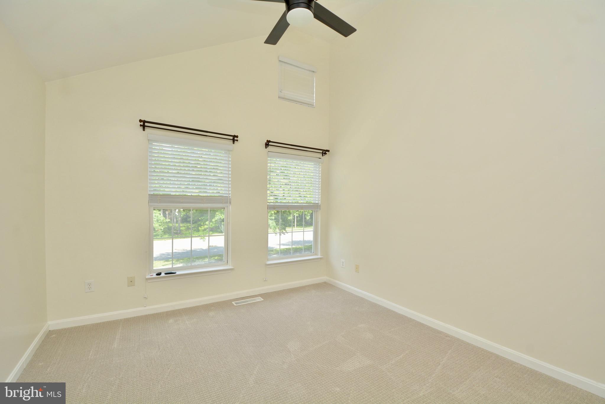 ISLAND CREEK - Residential Lease