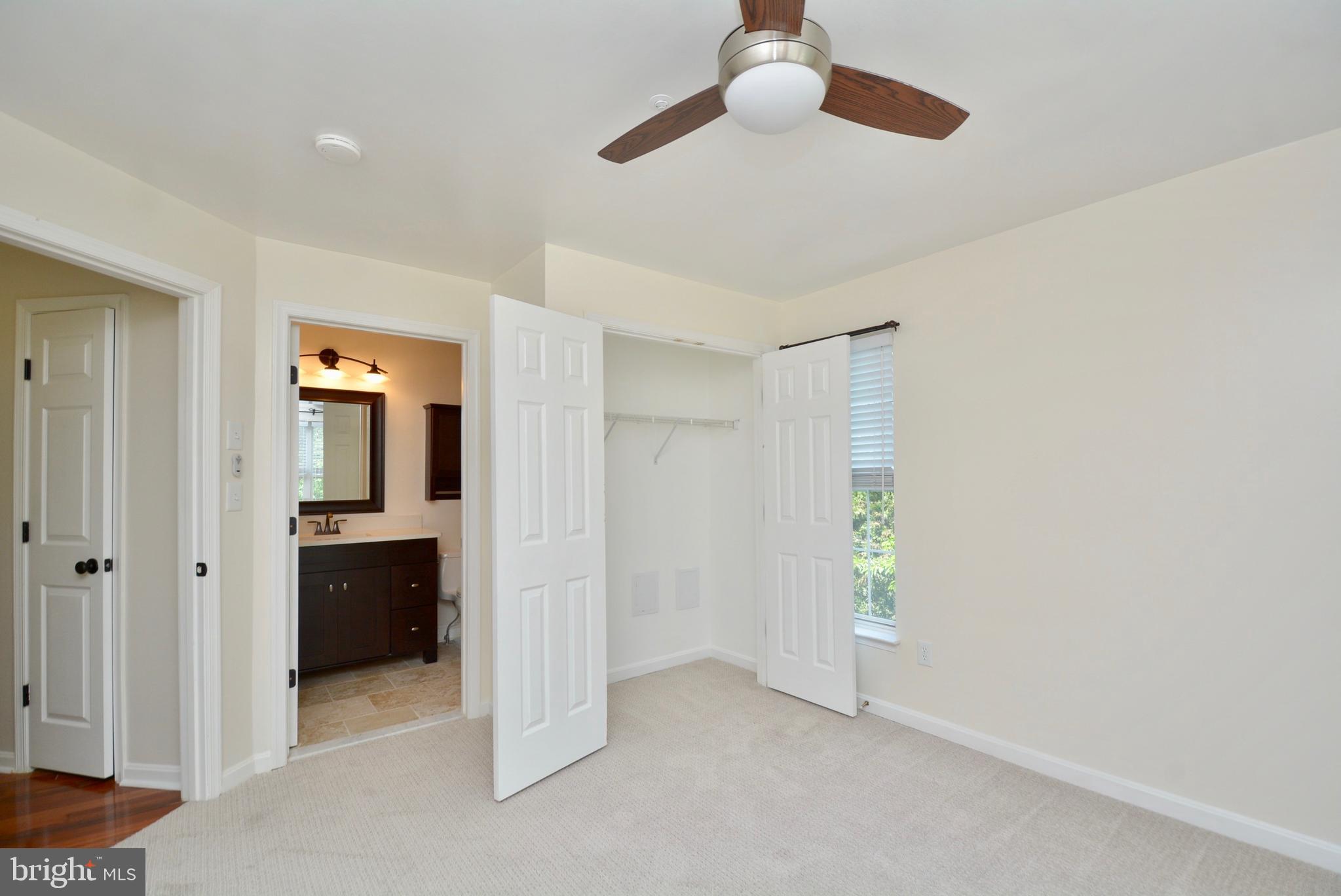 ISLAND CREEK - Residential Lease