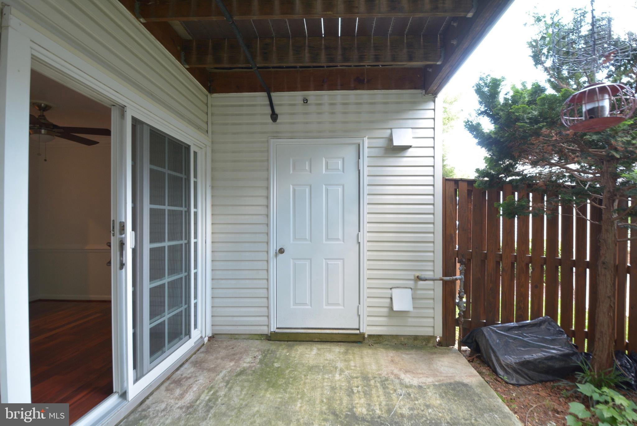 ISLAND CREEK - Residential Lease