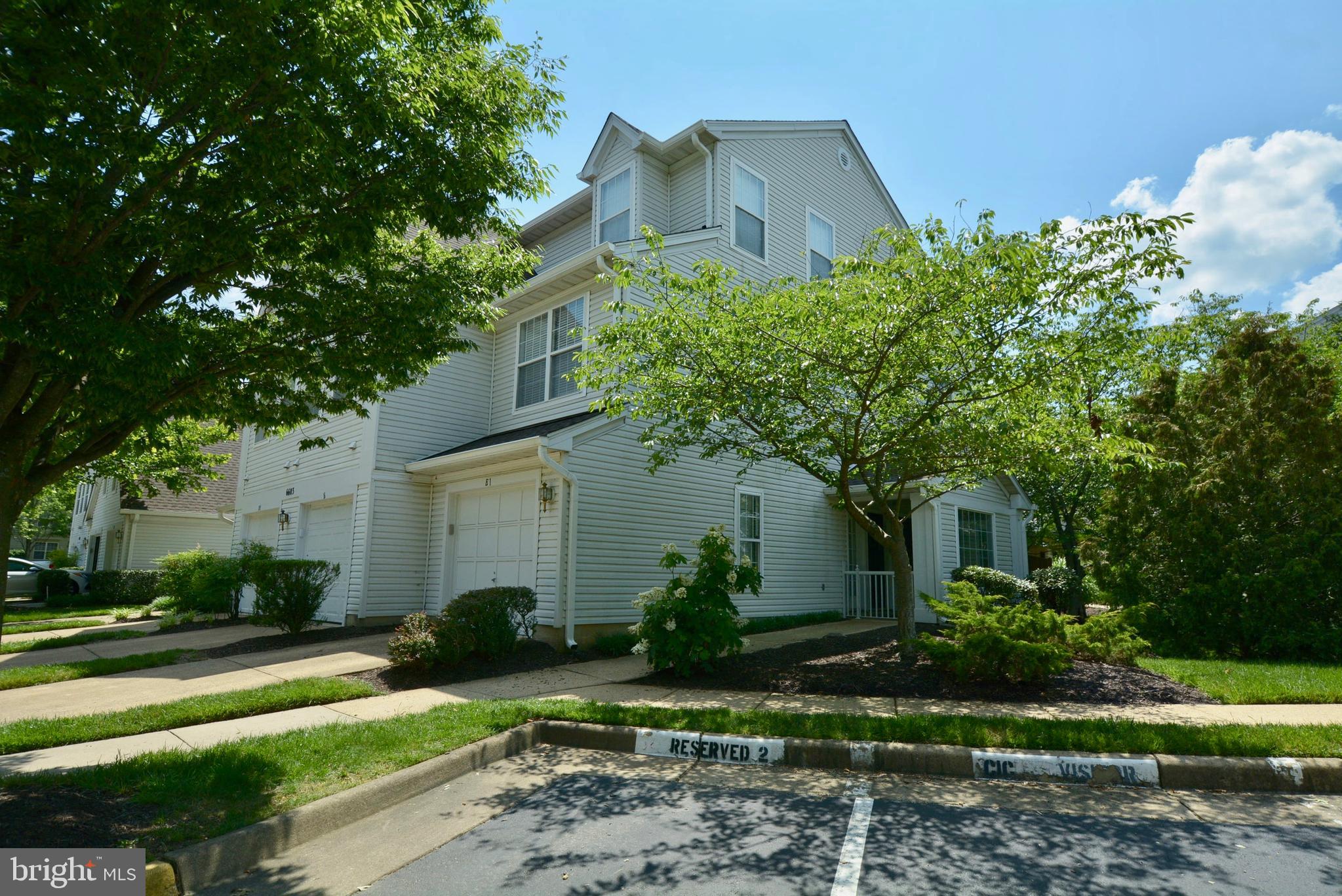 ISLAND CREEK - Residential Lease