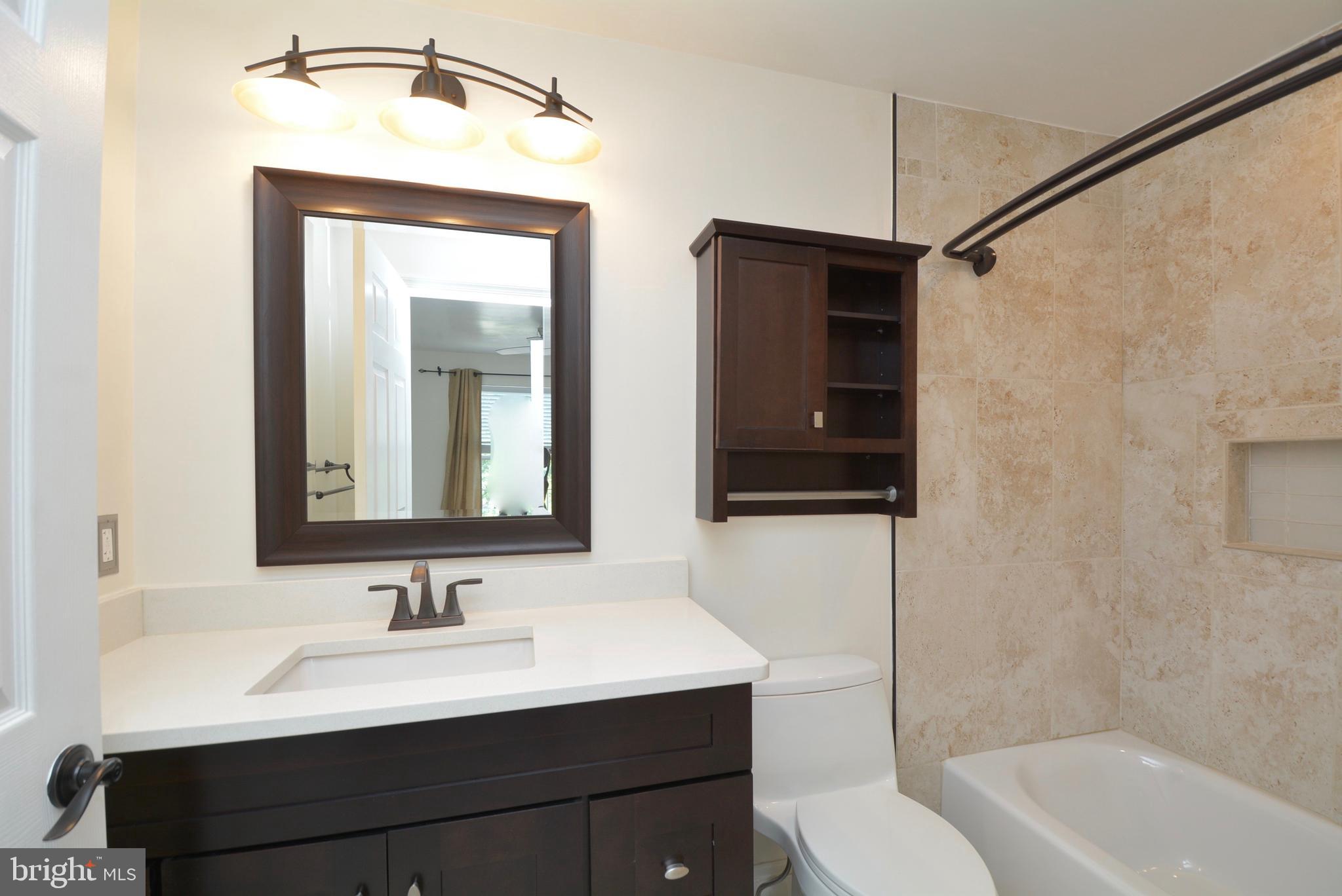 ISLAND CREEK - Residential Lease