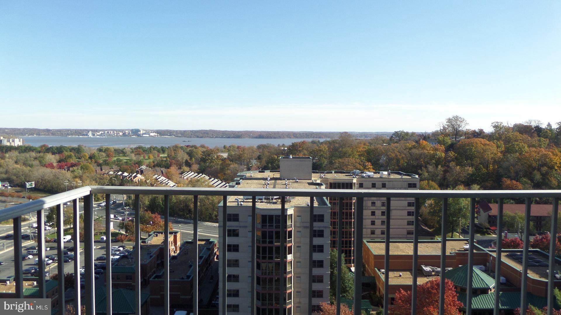 HUNTING CREEK CLUB CONDOMINIUMS - Residential Lease