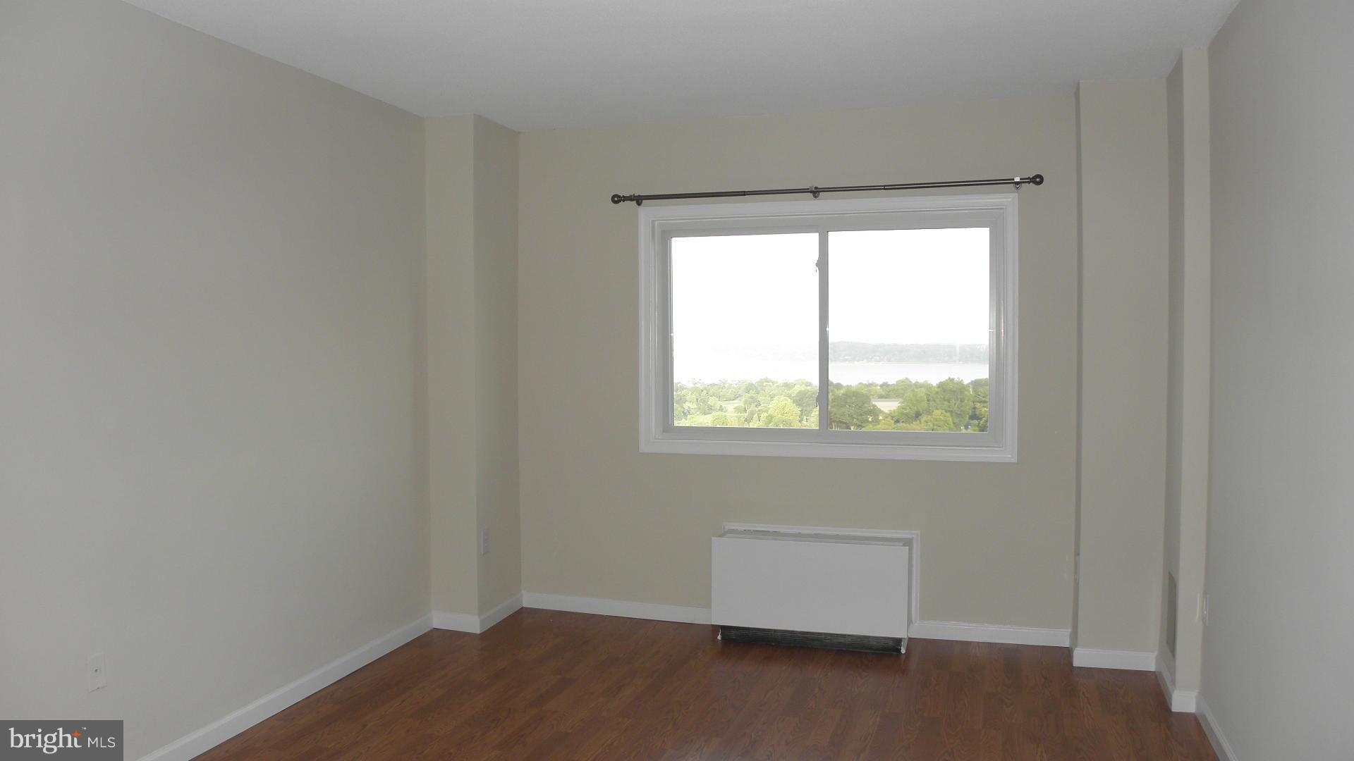 HUNTING CREEK CLUB CONDOMINIUMS - Residential Lease