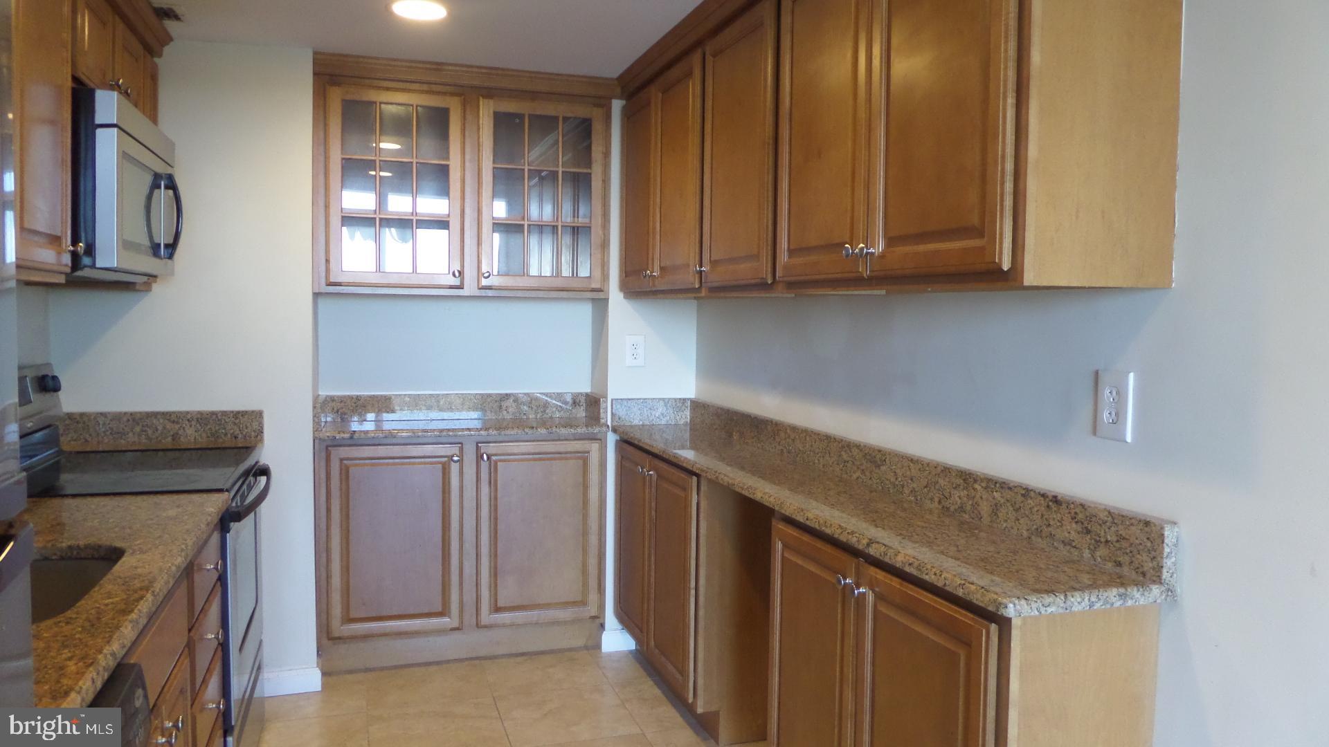 HUNTING CREEK CLUB CONDOMINIUMS - Residential Lease