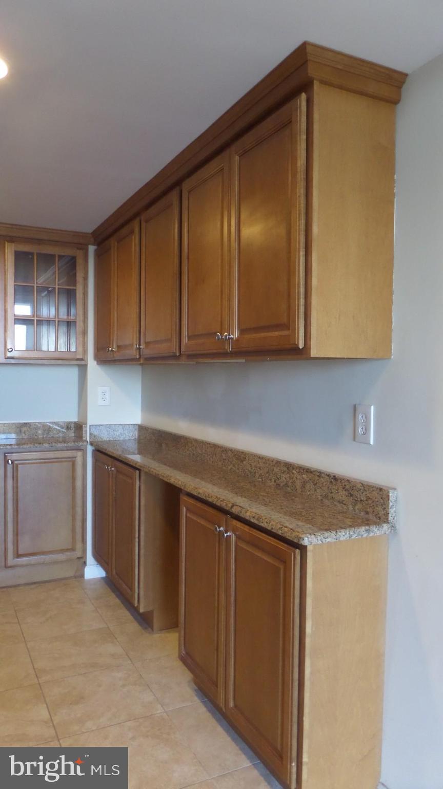 HUNTING CREEK CLUB CONDOMINIUMS - Residential Lease