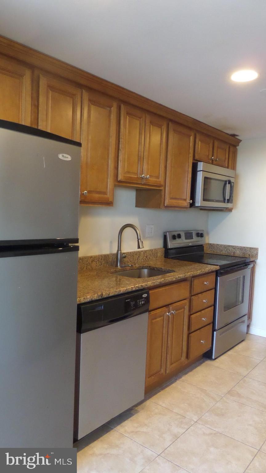 HUNTING CREEK CLUB CONDOMINIUMS - Residential Lease