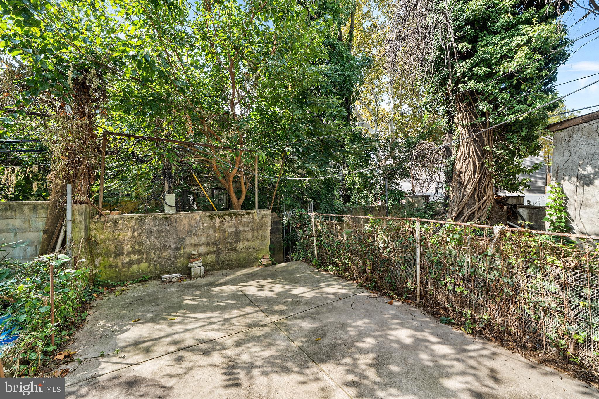 CARROLL PARK - Residential Lease