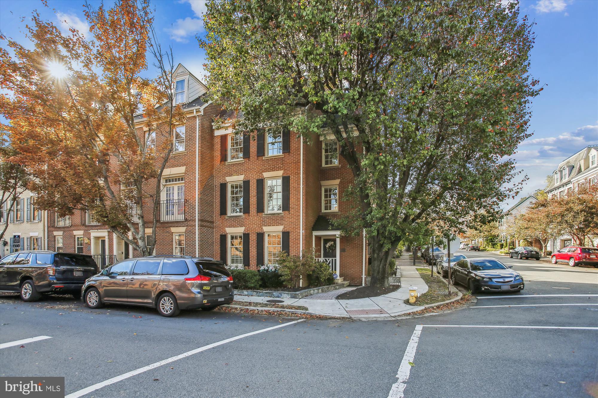 OLD TOWN ALEXANDRIA - Residential