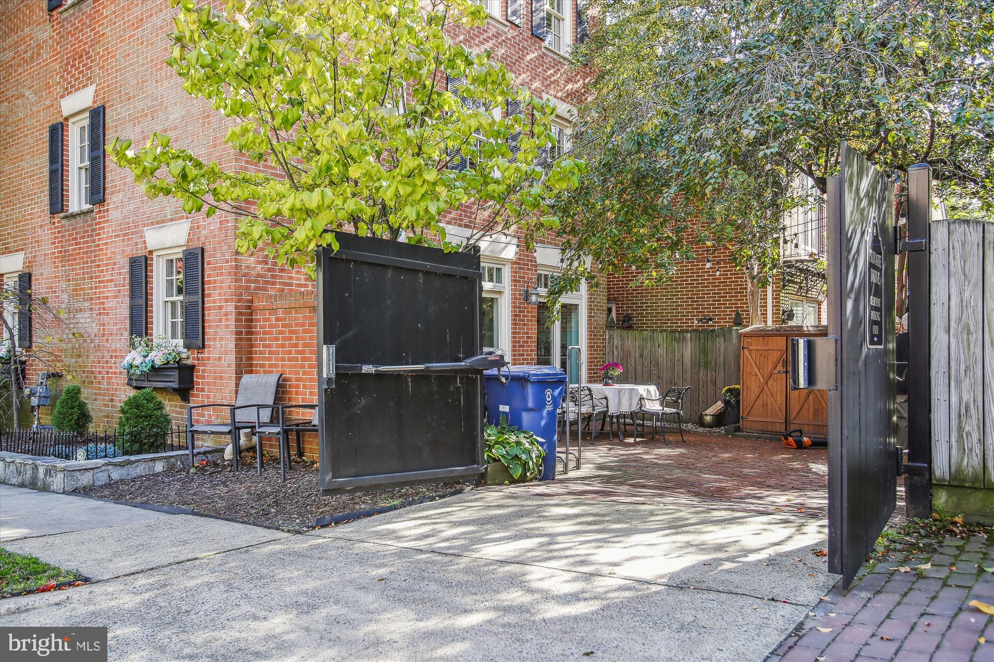 OLD TOWN ALEXANDRIA - Residential