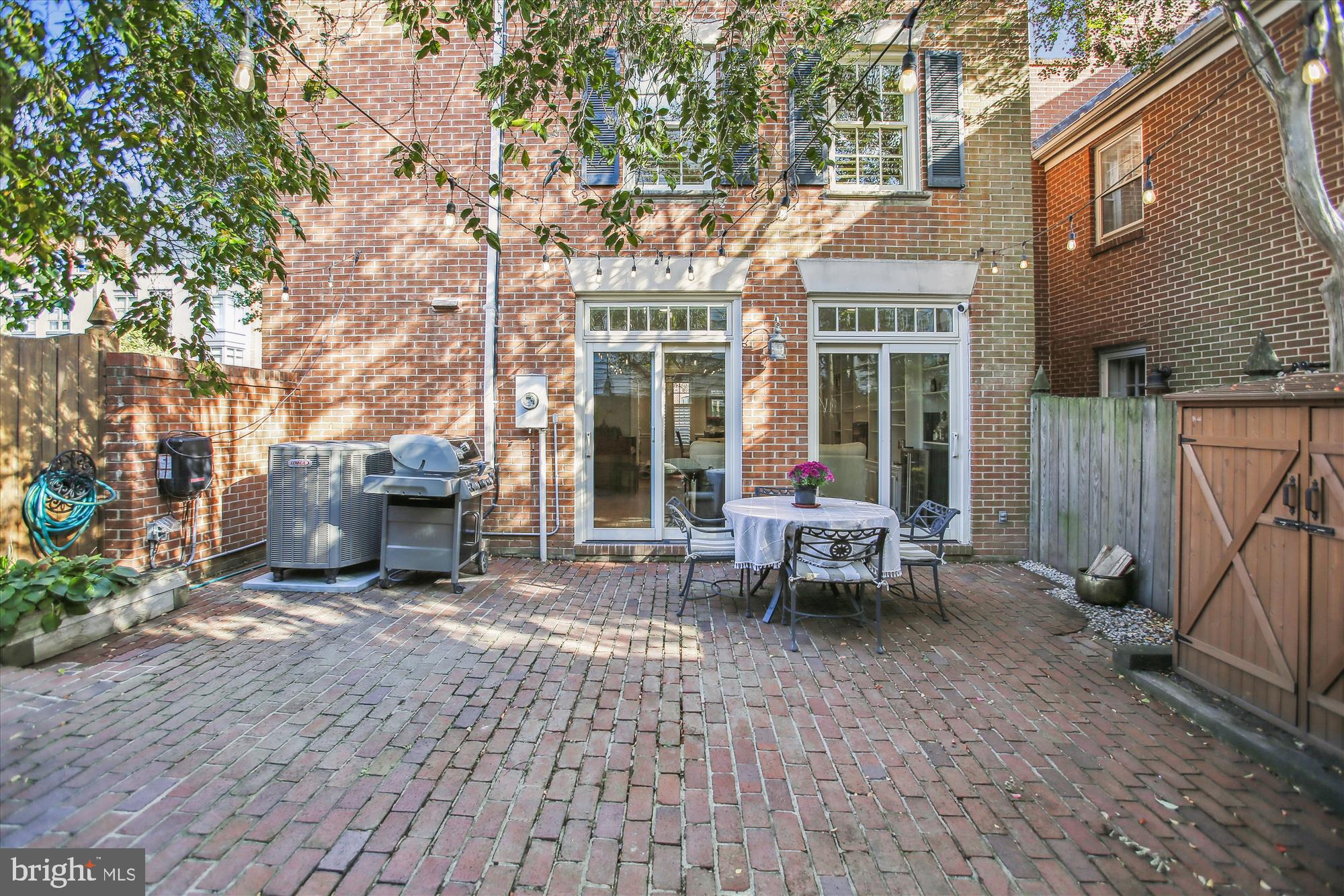 OLD TOWN ALEXANDRIA - Residential
